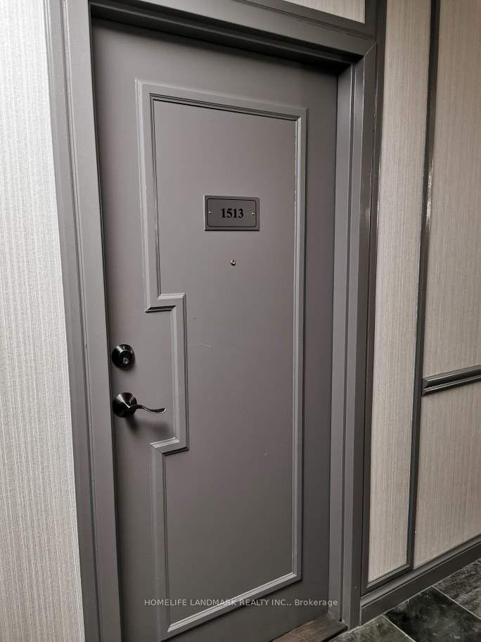 #1513 - 633 Bay Street Property Photo 2