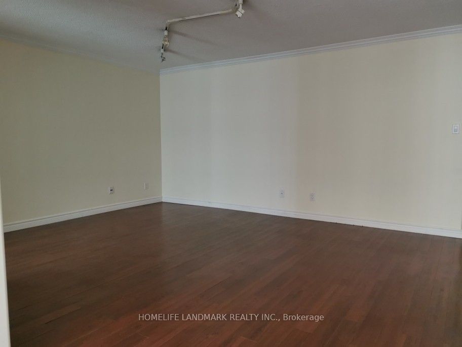 #1513 - 633 Bay Street Property Photo 9