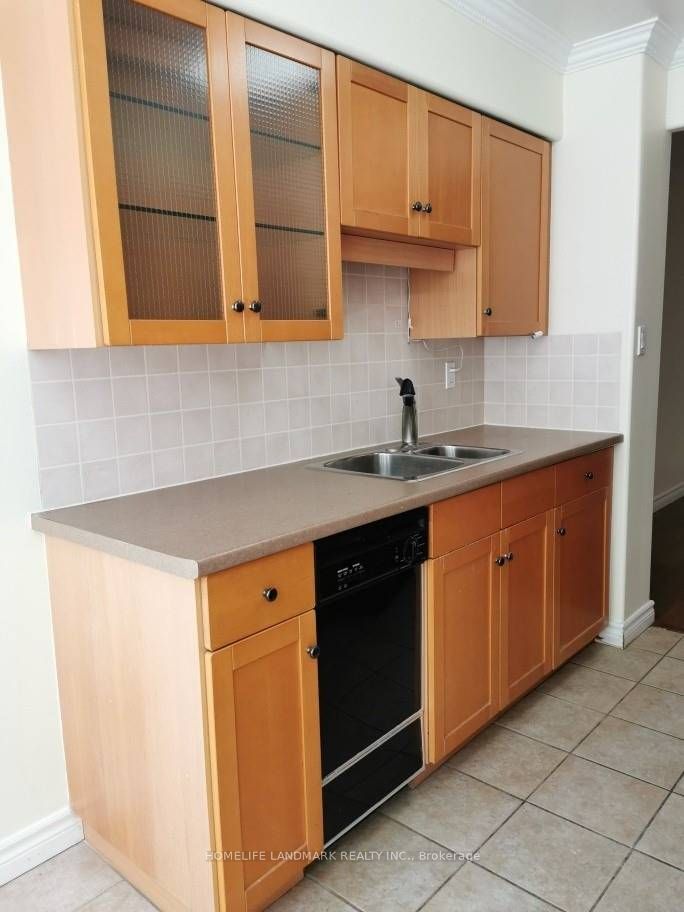 #1513 - 633 Bay Street Property Photo 15