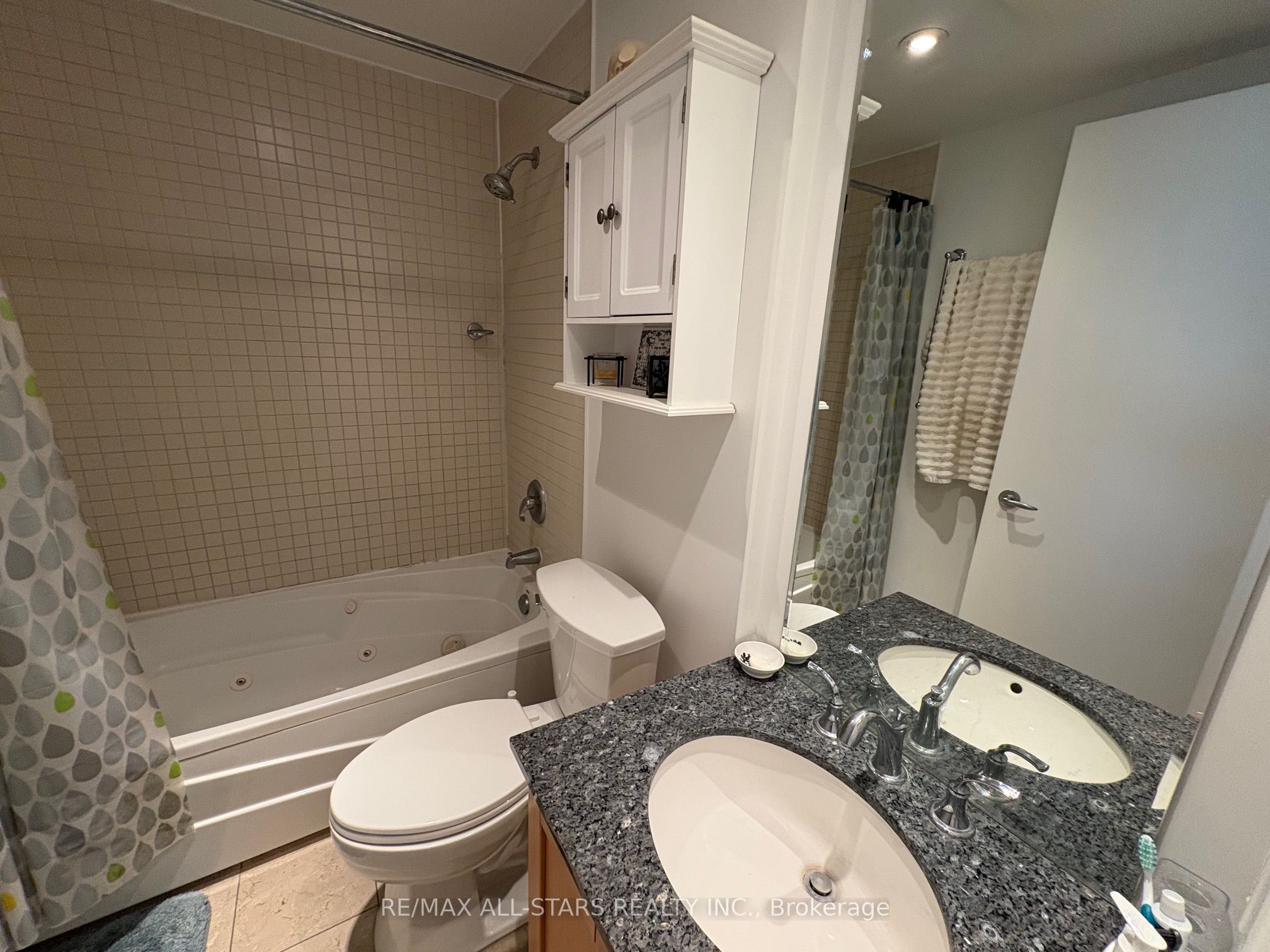 500 Queens Quay N/a W 412w Property Photo 23