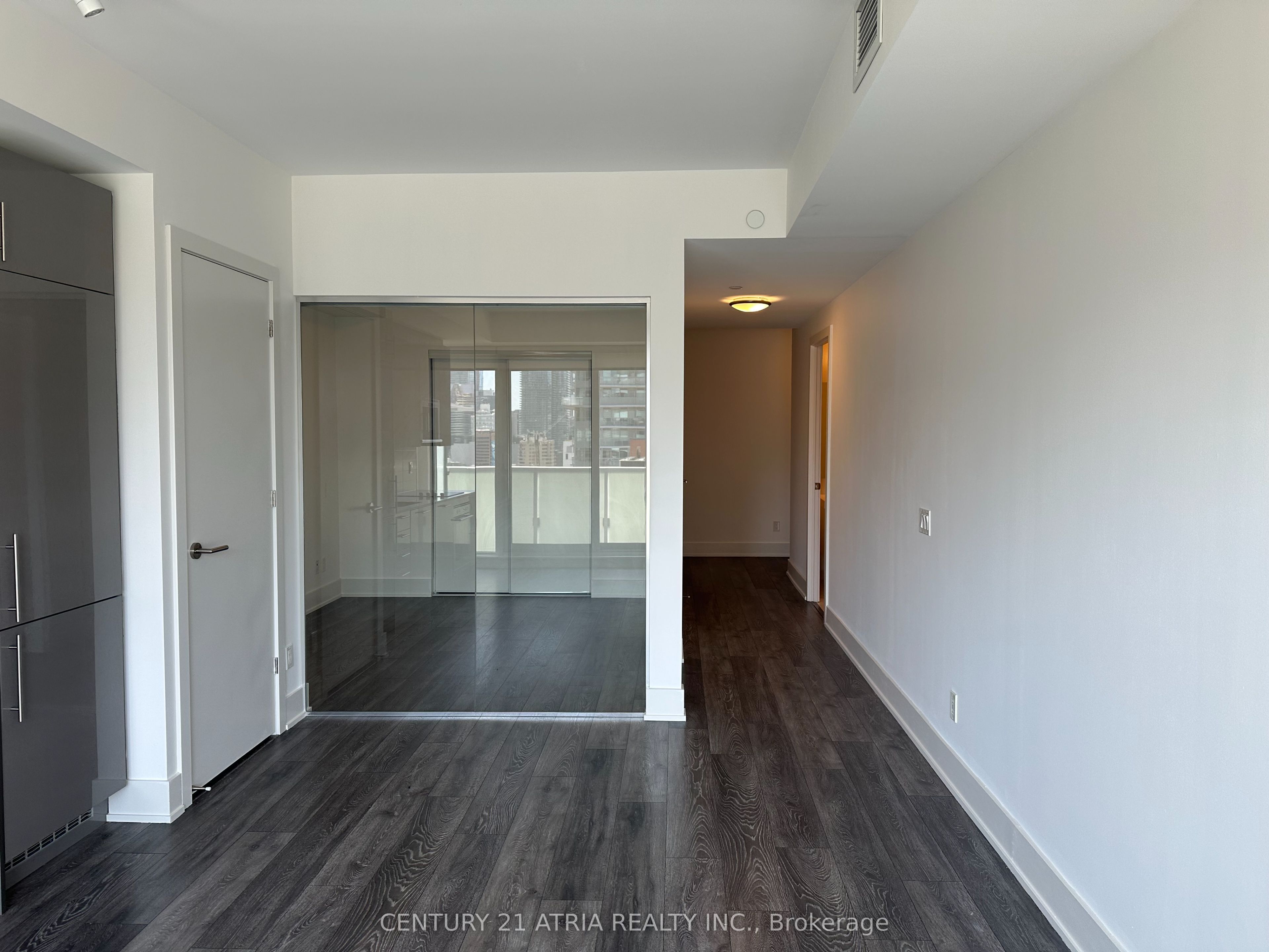 403 Church Street 1213 Property Photo 4