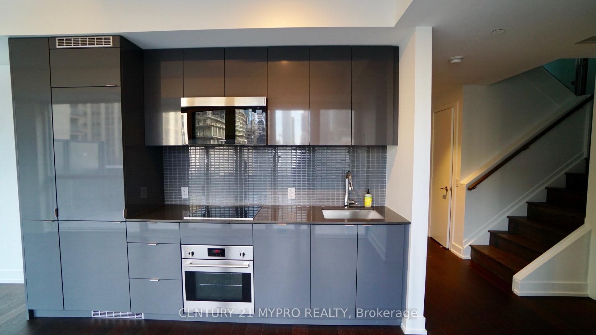#524 - 7 Grenville Street Property Photo 1