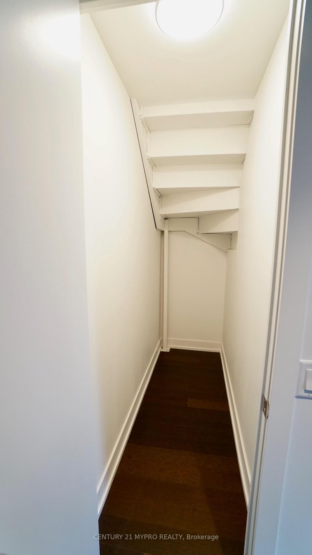 #524 - 7 Grenville Street Property Photo 4