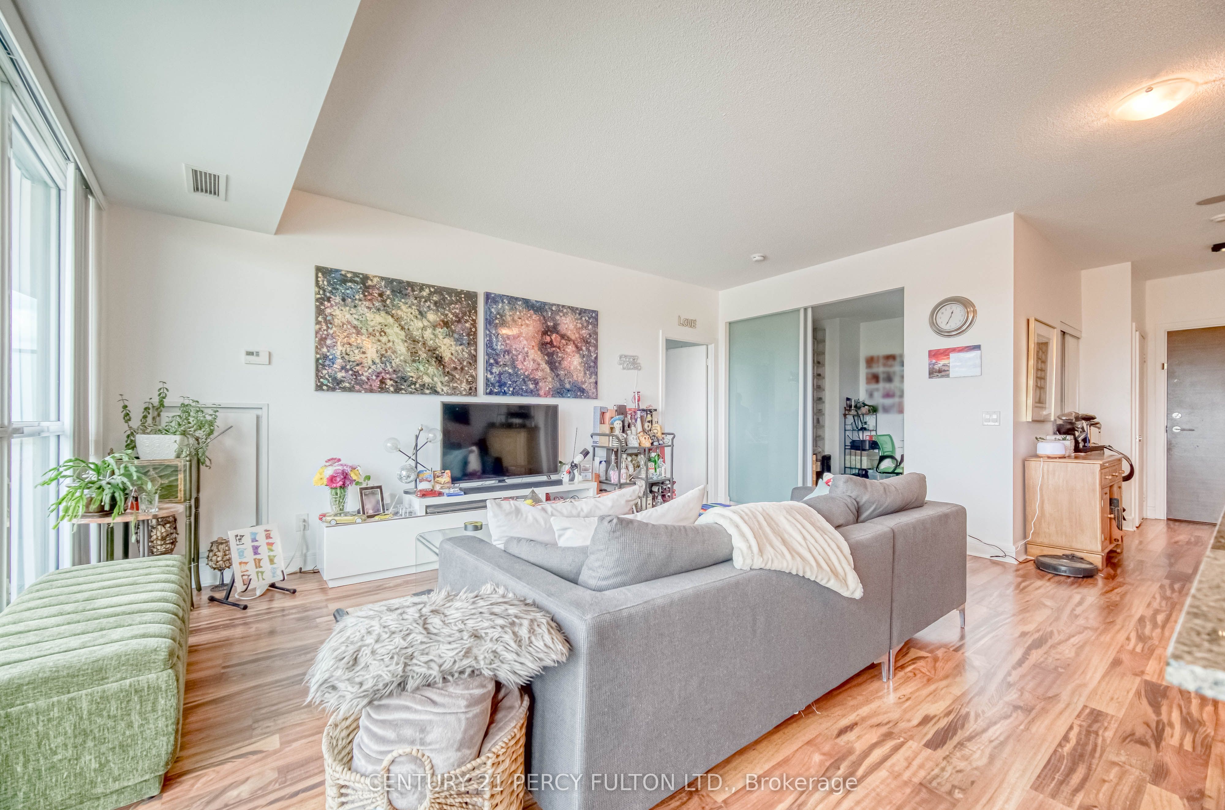 #504 - 35 Brian Peck Crescent Property Photo 15