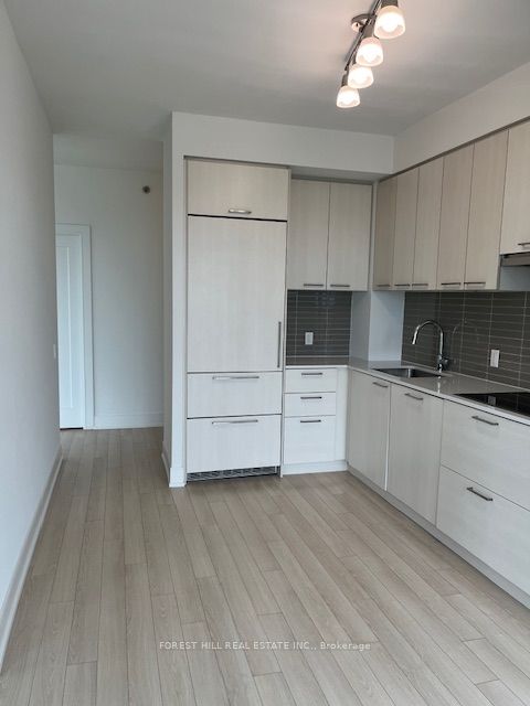 #2301 - 310 Tweedsmuir Avenue Property Photo 9
