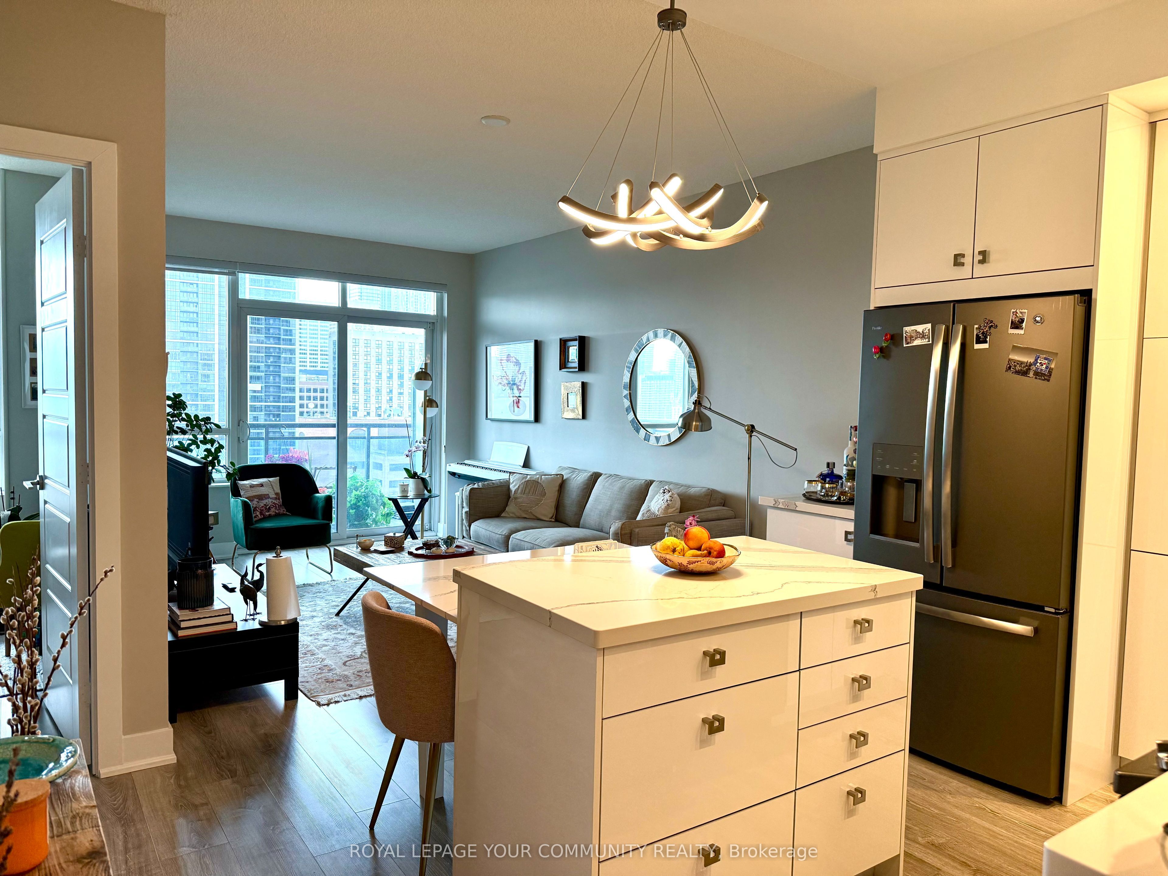 #1907 - 28 Linden Street Property Photo 6