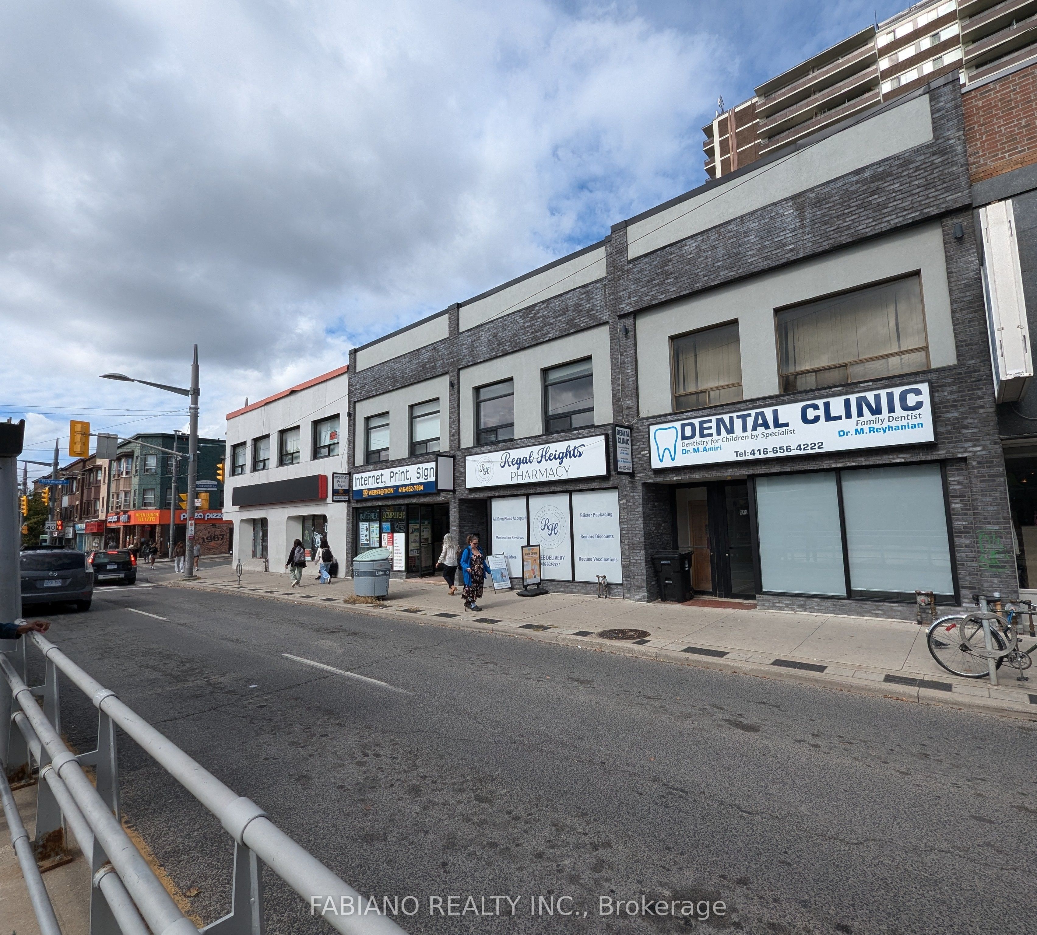 944 St Clair Avenue W Property Photo 1