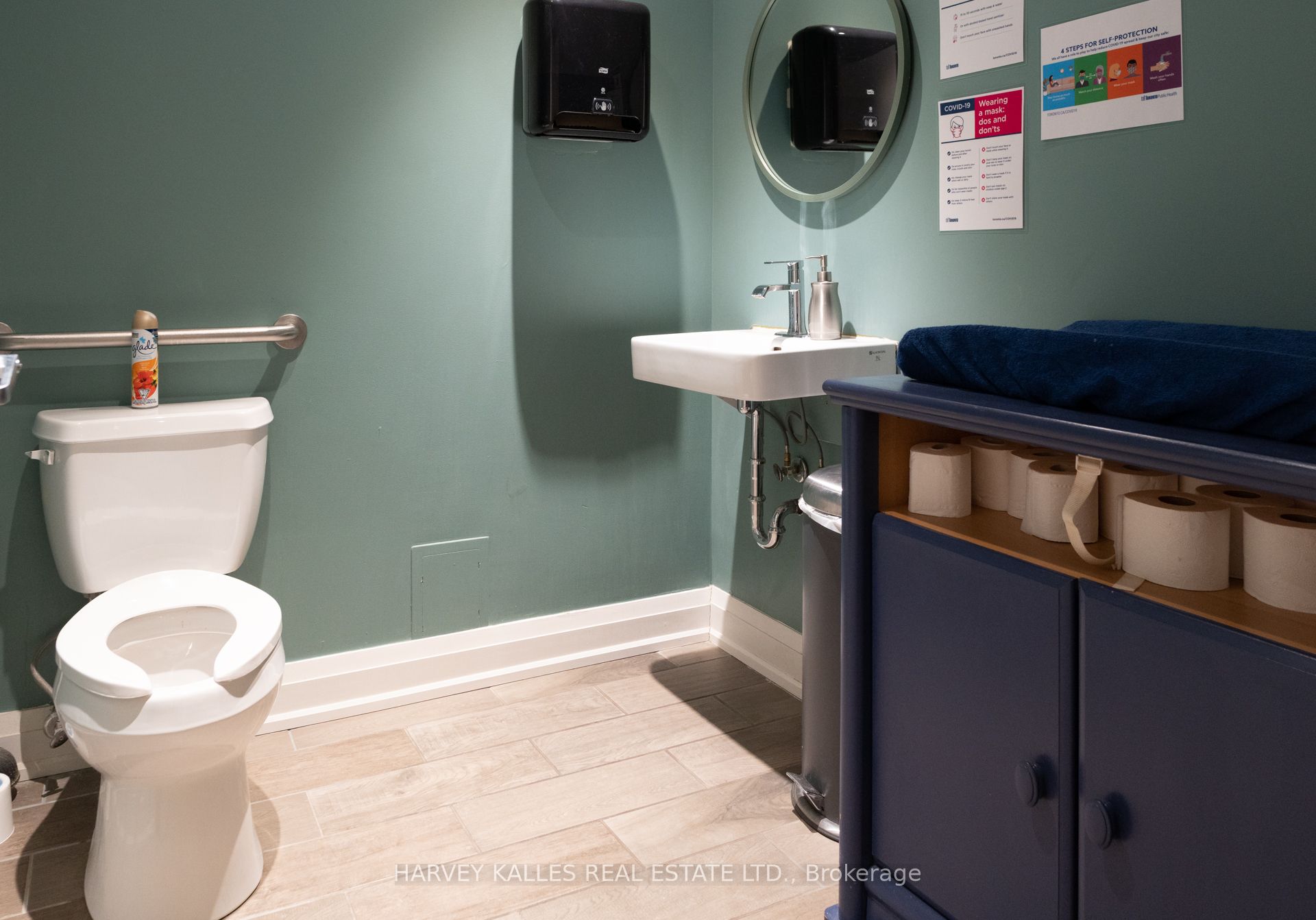 225 Wellesley Street E 11 A Property Photo 12