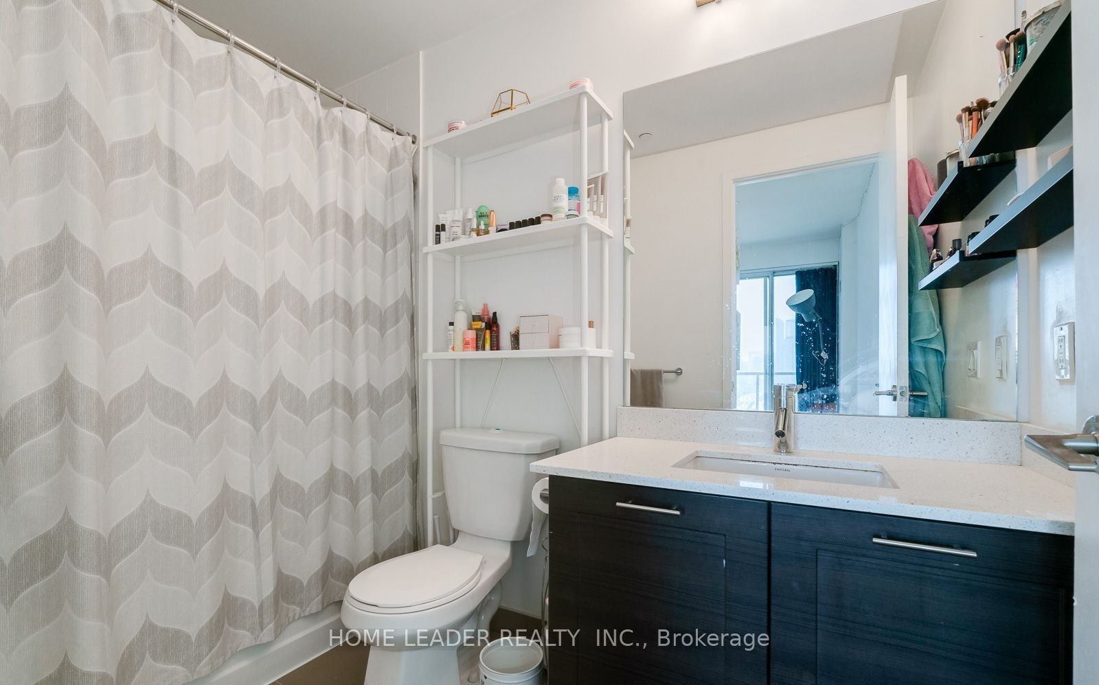 #2205 - 20 Bruyeres Mews Property Photo 6