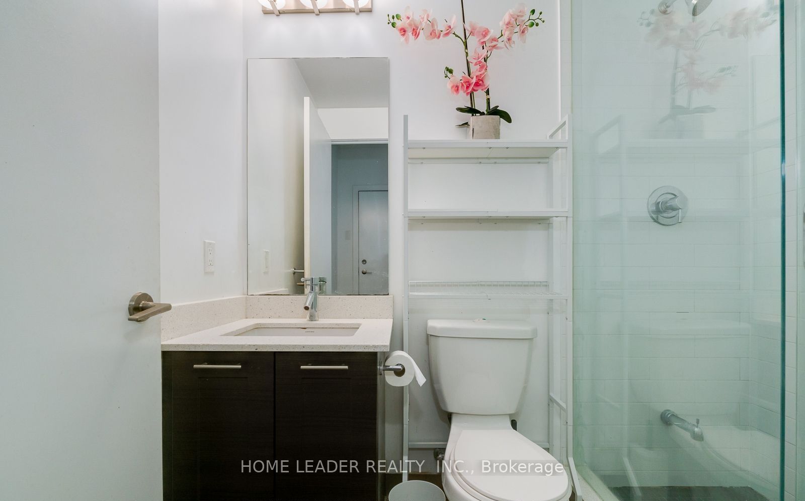 #2205 - 20 Bruyeres Mews Property Photo 11