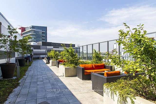 #2205 - 20 Bruyeres Mews Property Photo 17