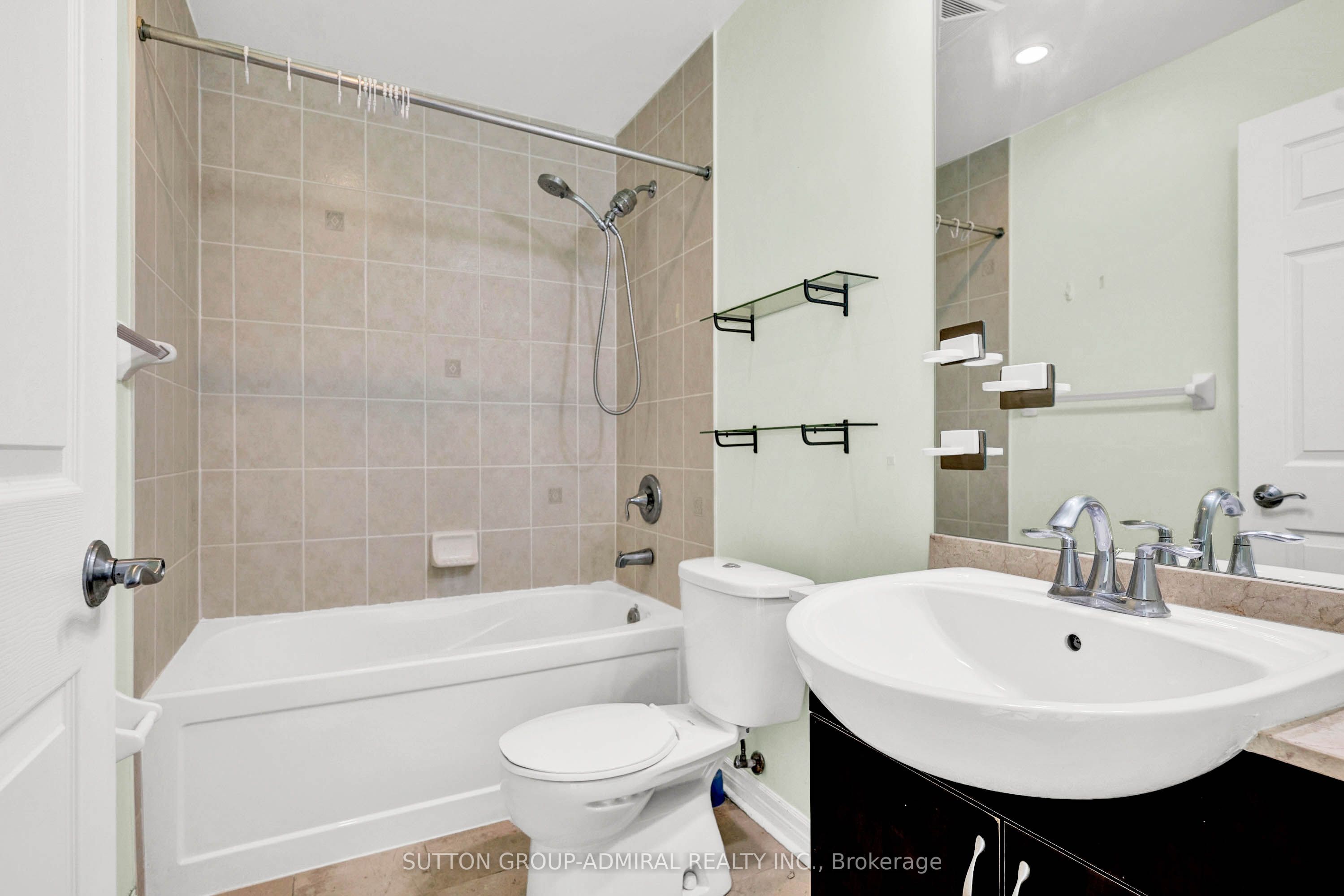 18 Holmes Avenue 2315 Property Photo 12