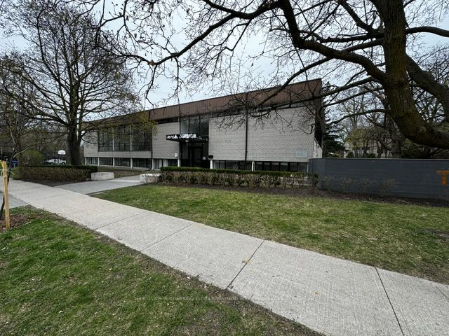 585 Cranbrooke Avenue Property Photo 1