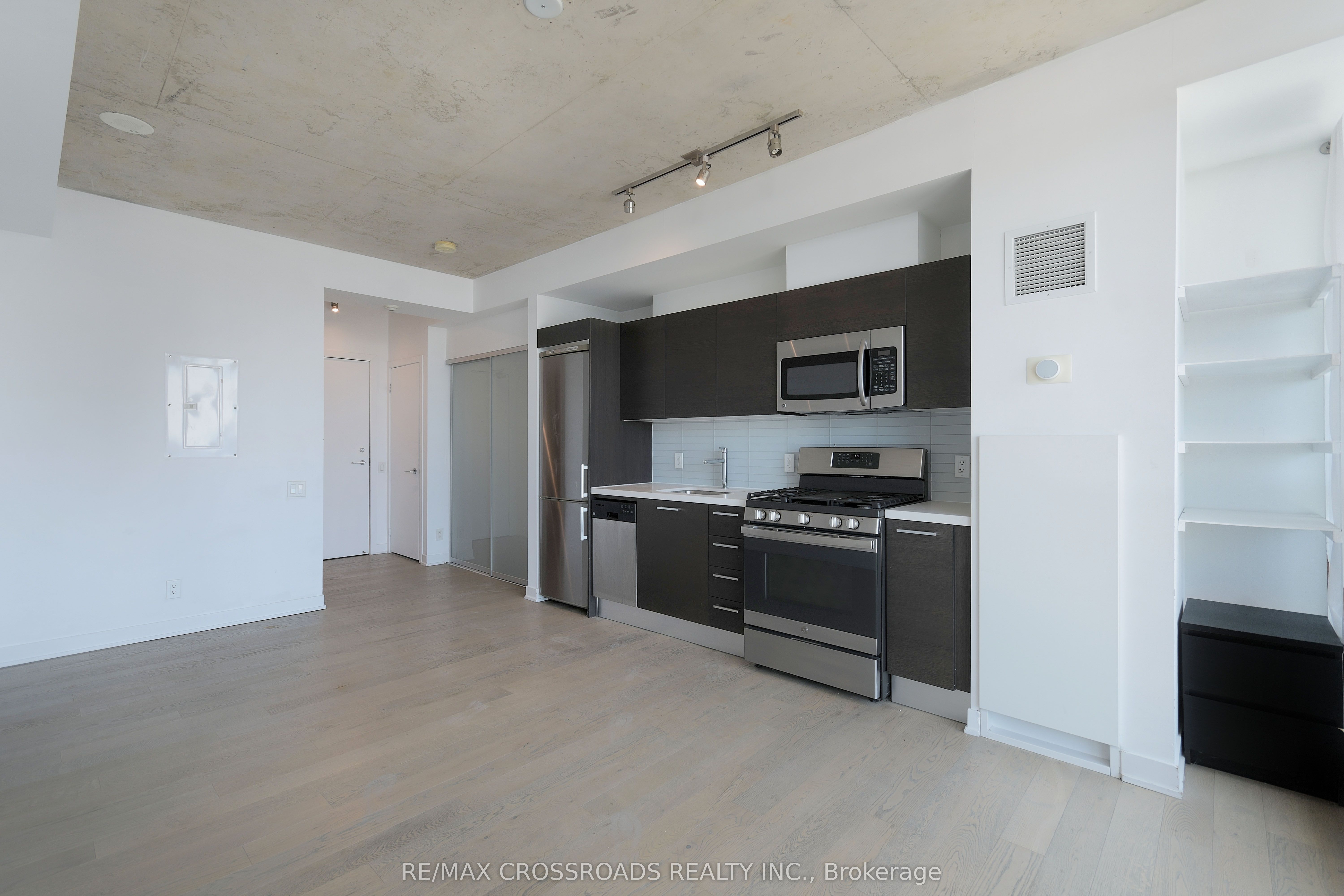 318 King Street E 1310 Property Photo 5