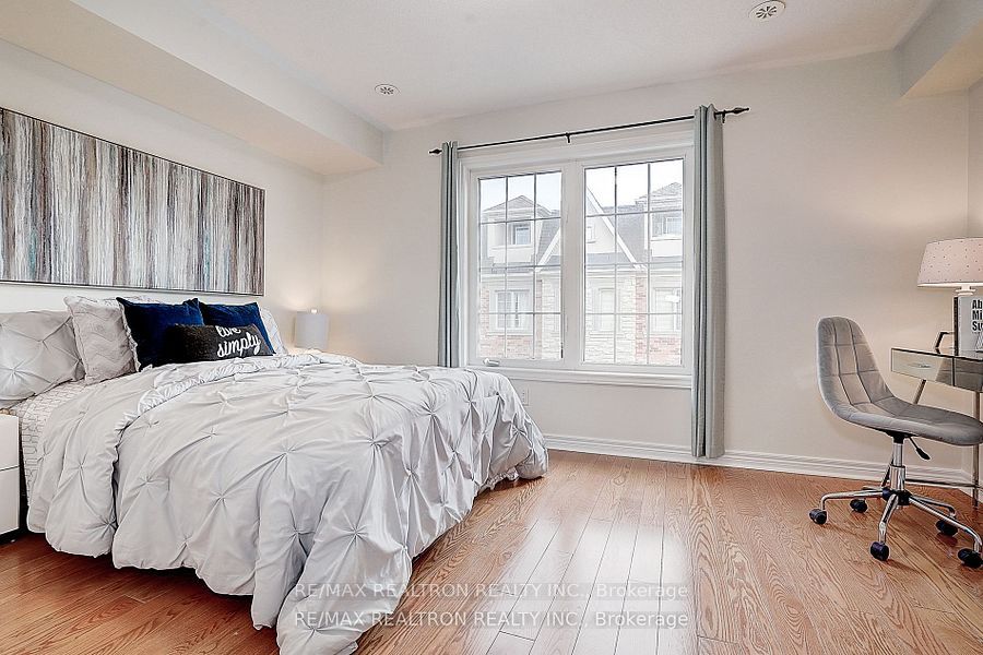 171b Finch Avenue Property Photo 19