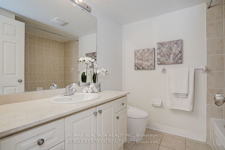 171b Finch Avenue Property Photo 27