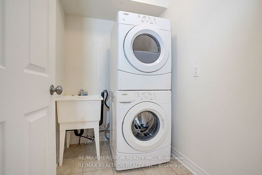 171b Finch Avenue Property Photo 28
