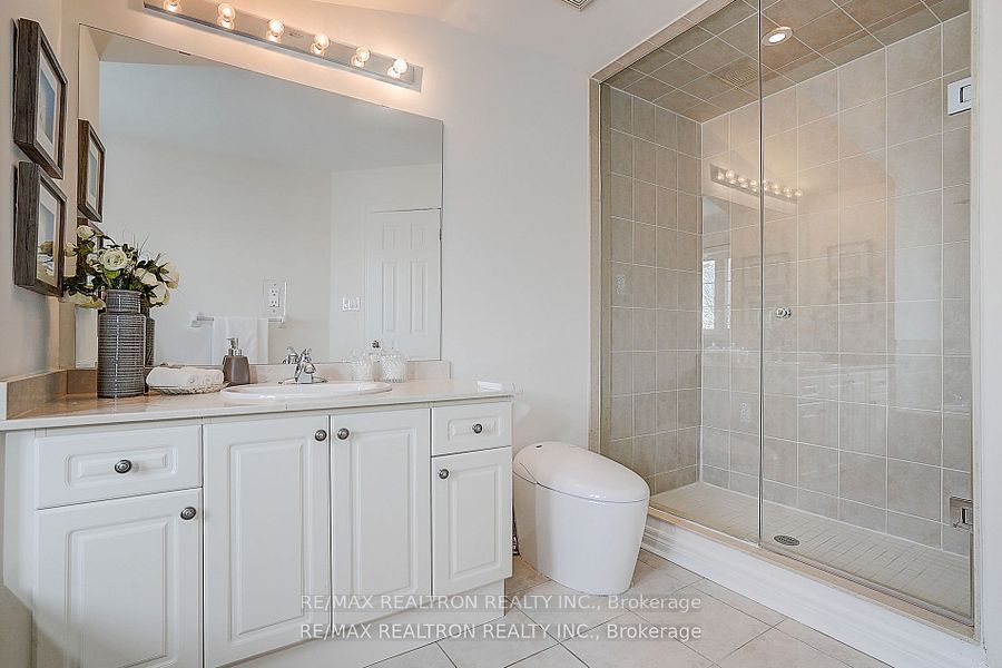 171b Finch Avenue Property Photo 34