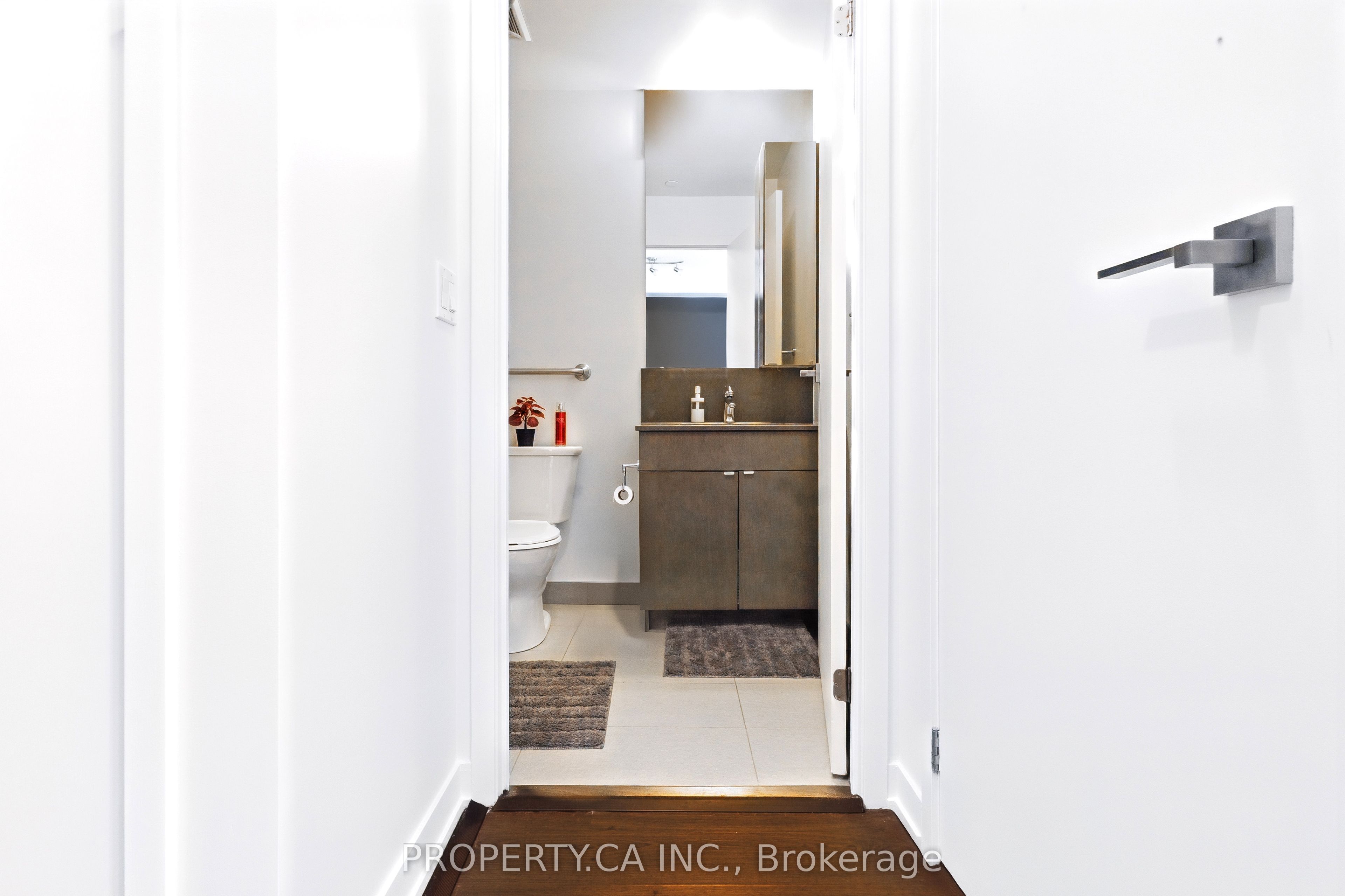 #2019 - 98 Lillian Street Property Photo 4