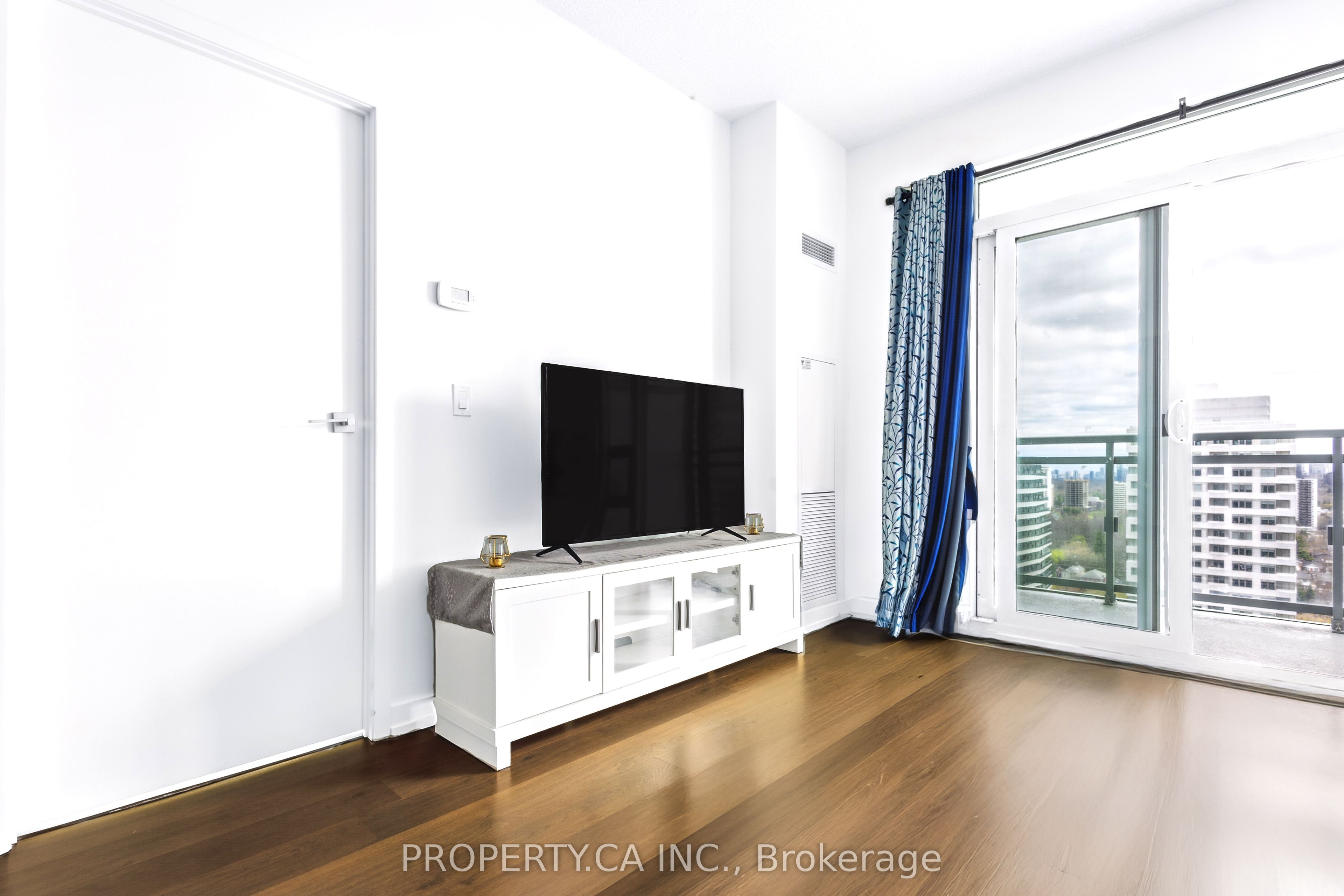 #2019 - 98 Lillian Street Property Photo 9