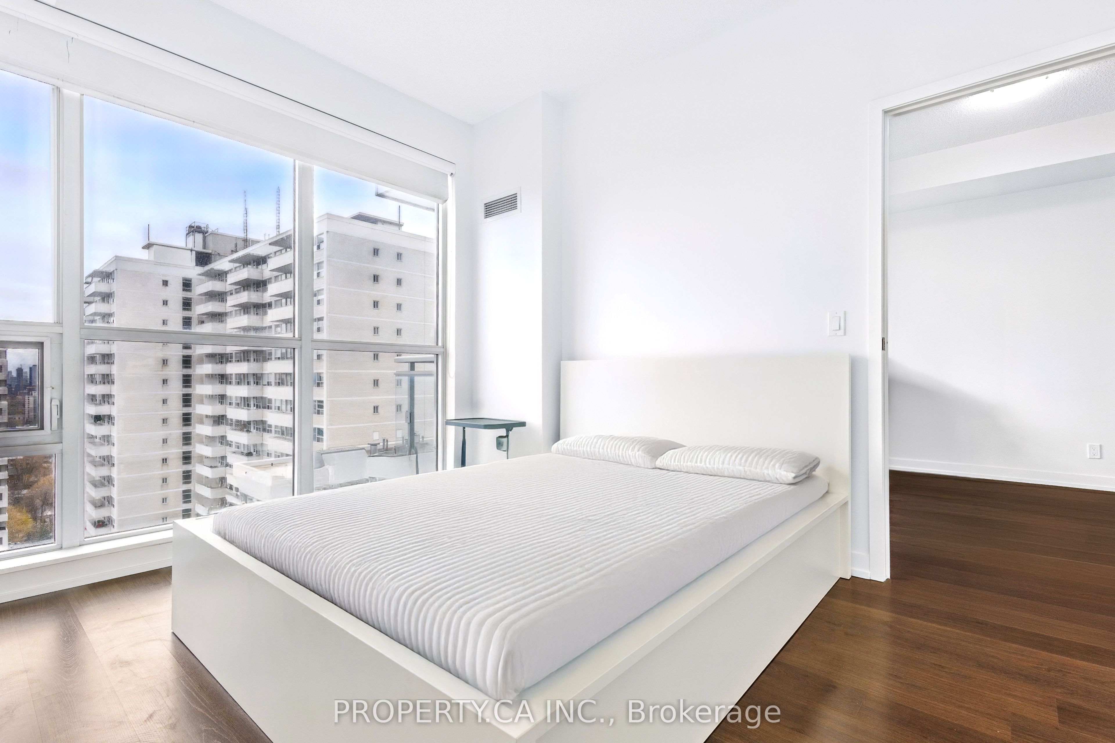 #2019 - 98 Lillian Street Property Photo 10