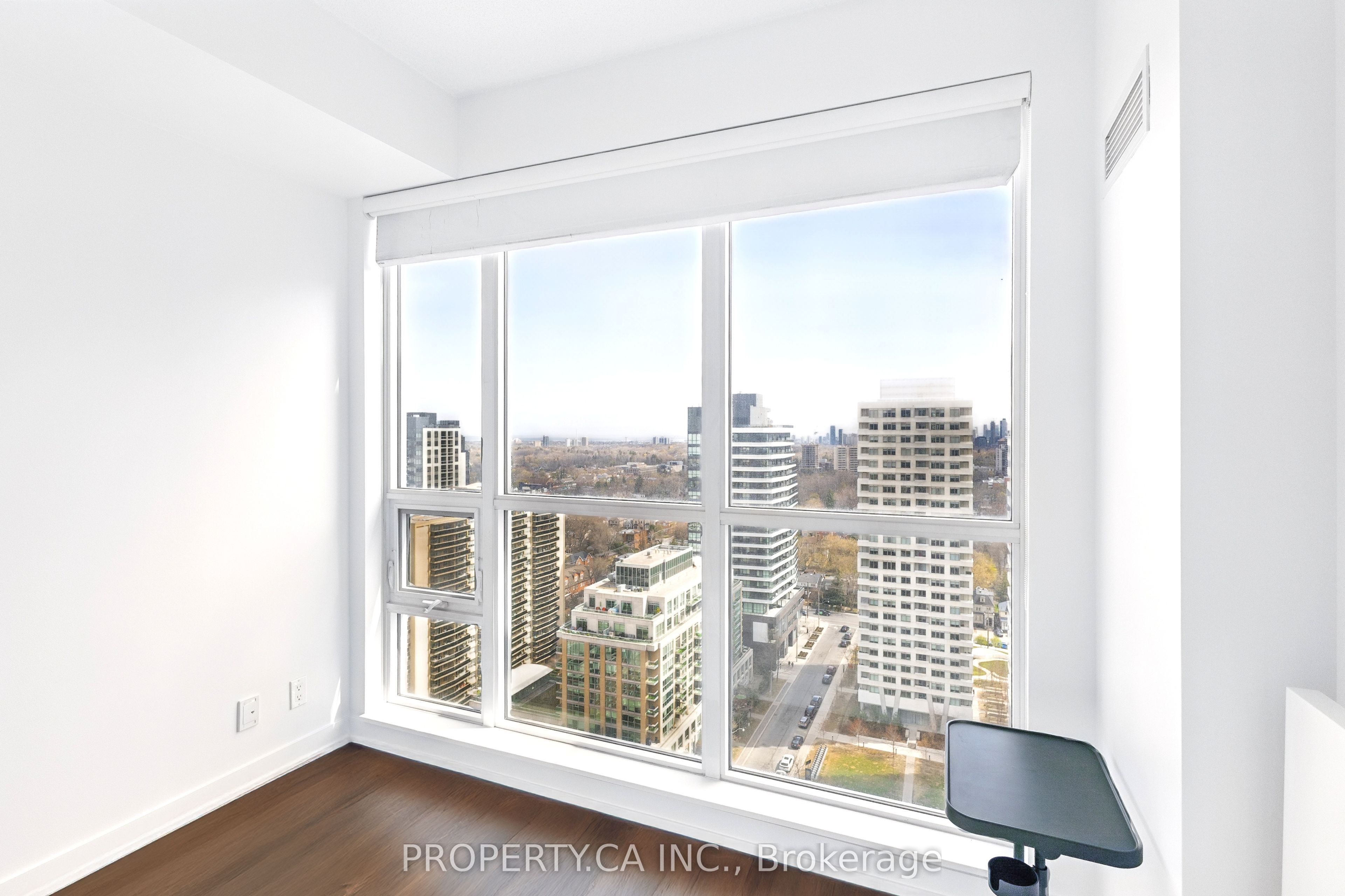 #2019 - 98 Lillian Street Property Photo 11