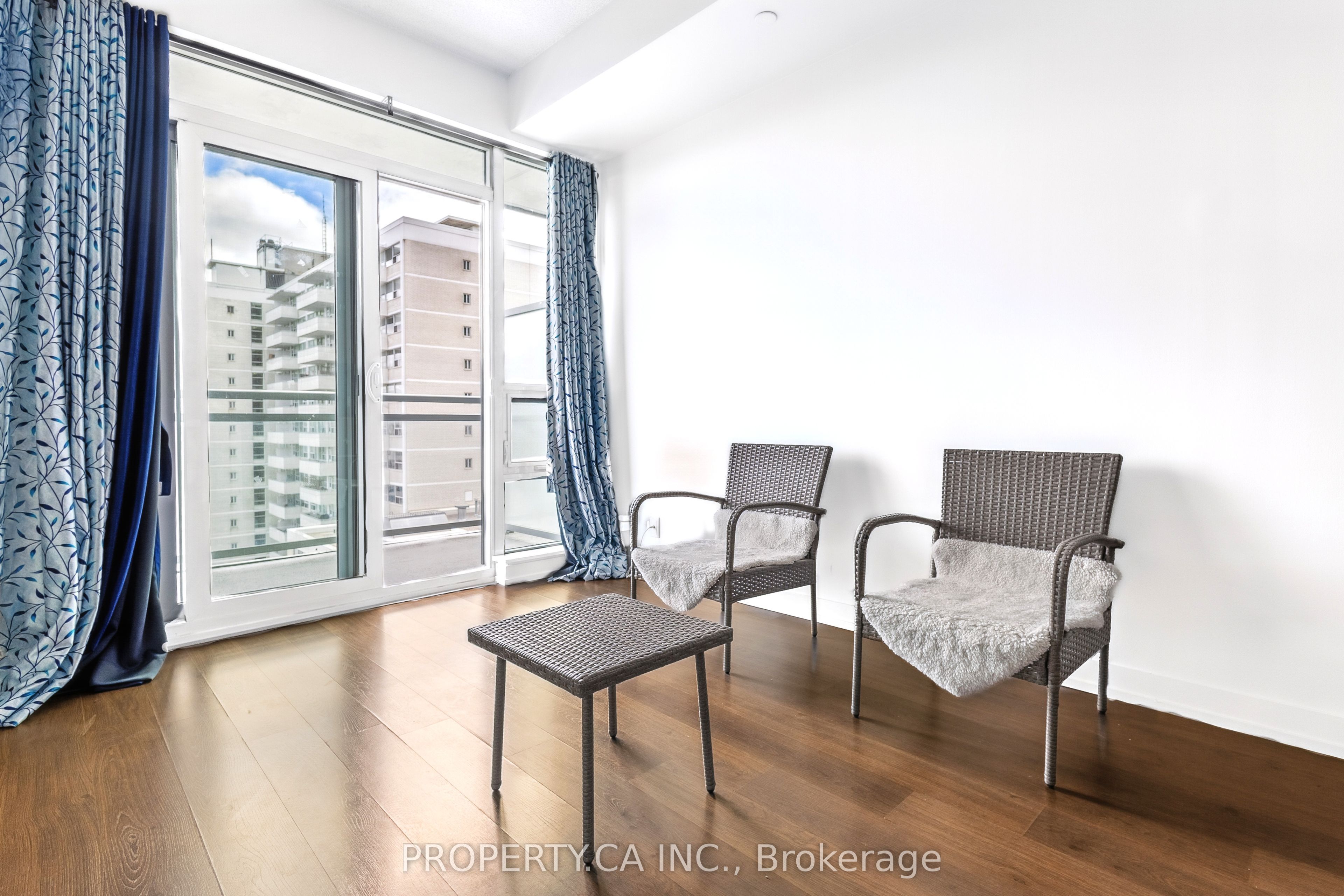 #2019 - 98 Lillian Street Property Photo 12