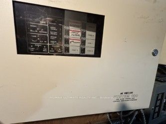 876 Dundas Street Property Photo 9