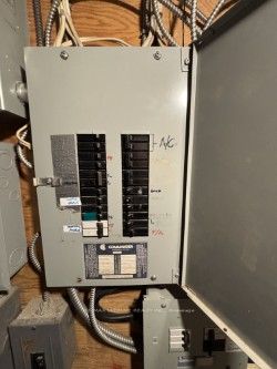 876 Dundas Street Property Photo 10