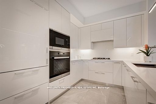 3 Southvale Drive 301 Property Photo 10