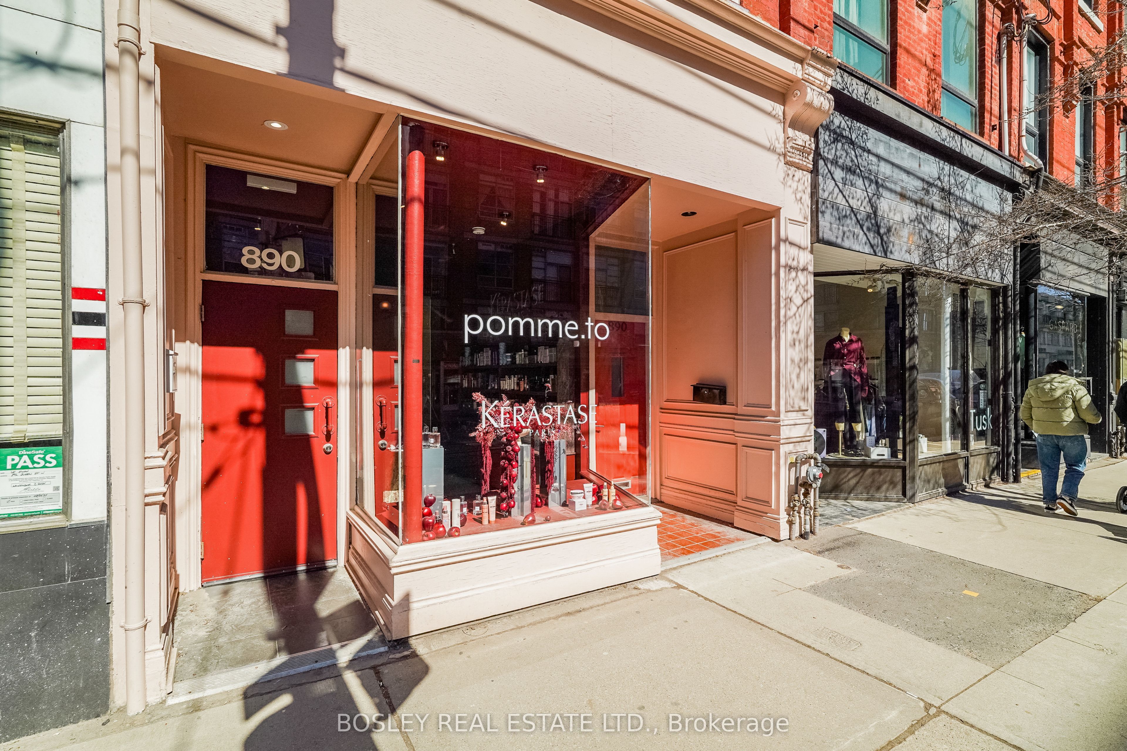 890 Queen Street W Property Photo 5