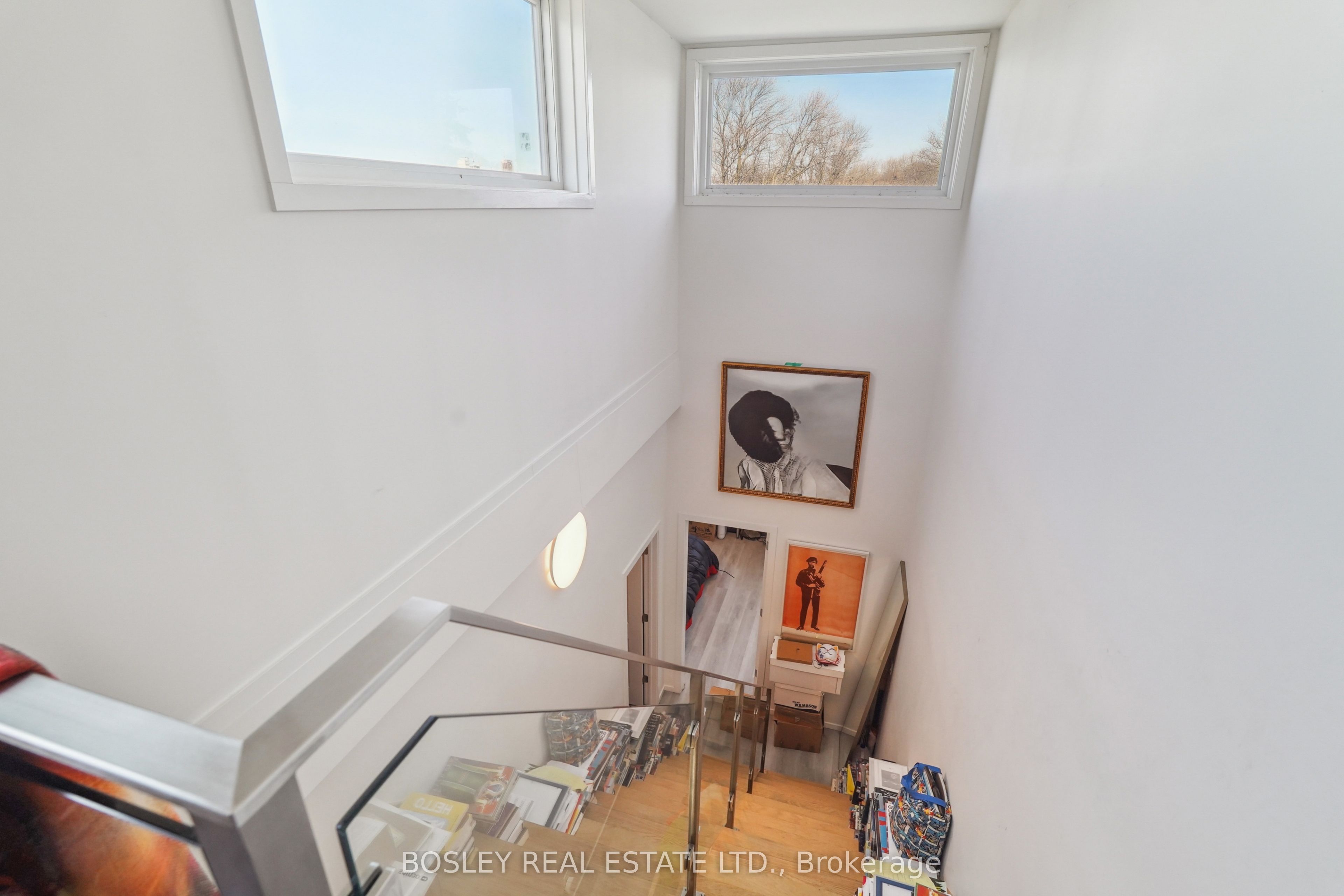 890 Queen Street W Property Photo 32
