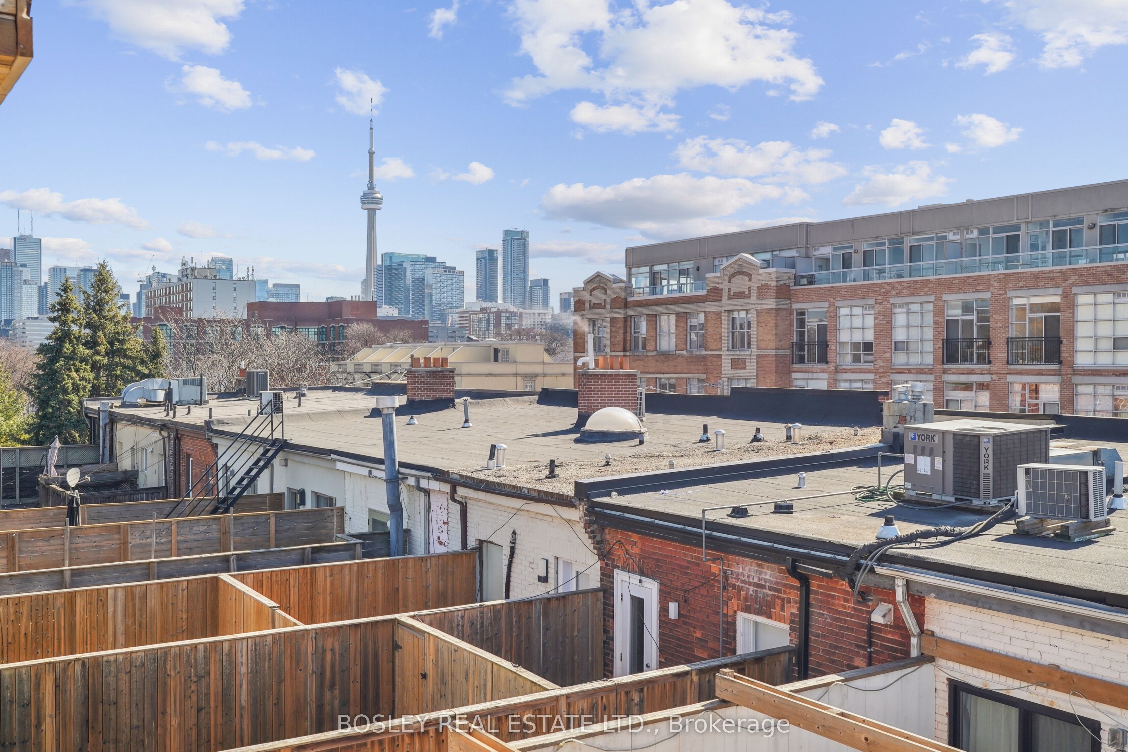 890 Queen Street W Property Photo 37