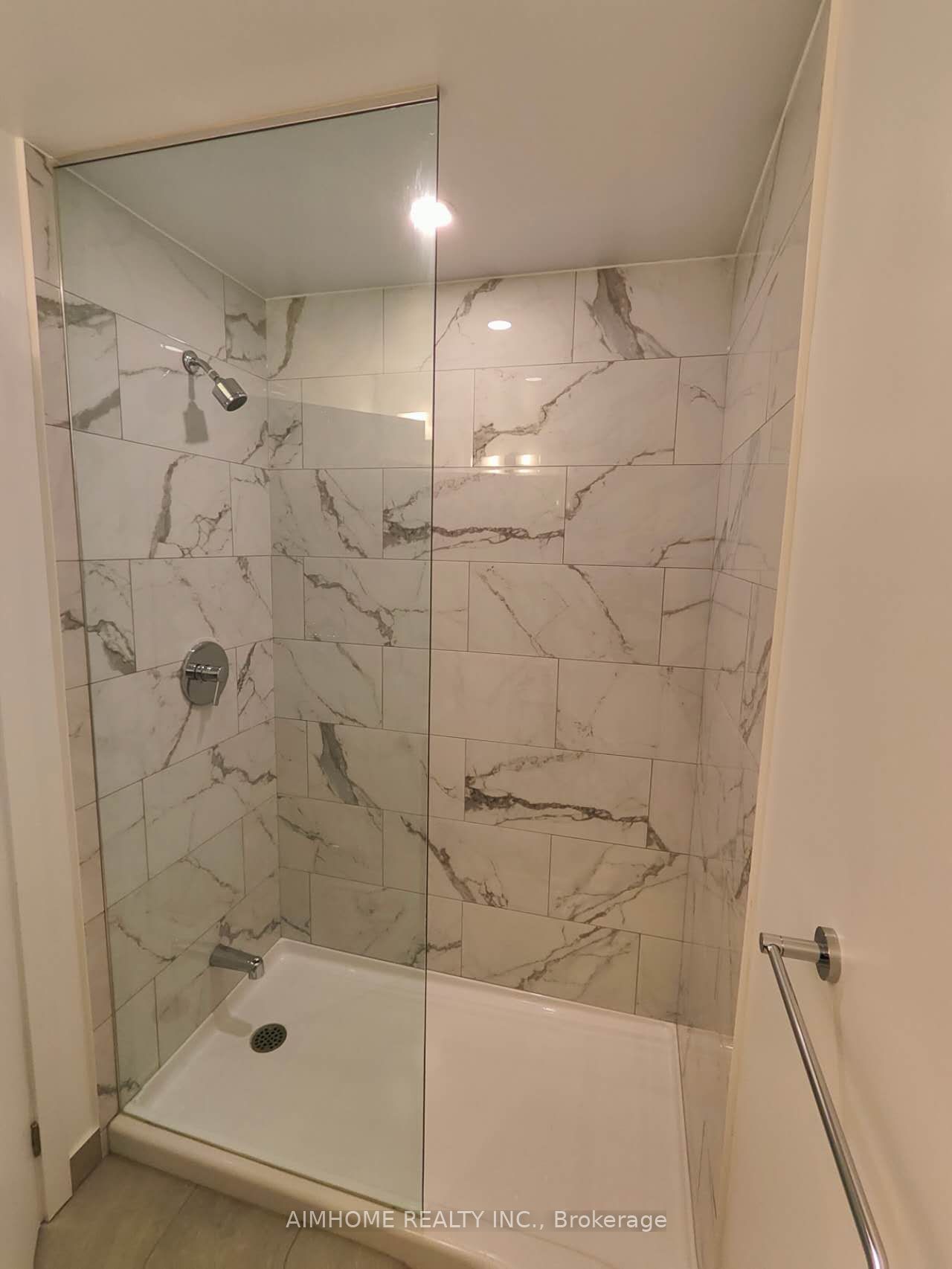 #3011 - 32 Forest Manor Road Property Photo 6