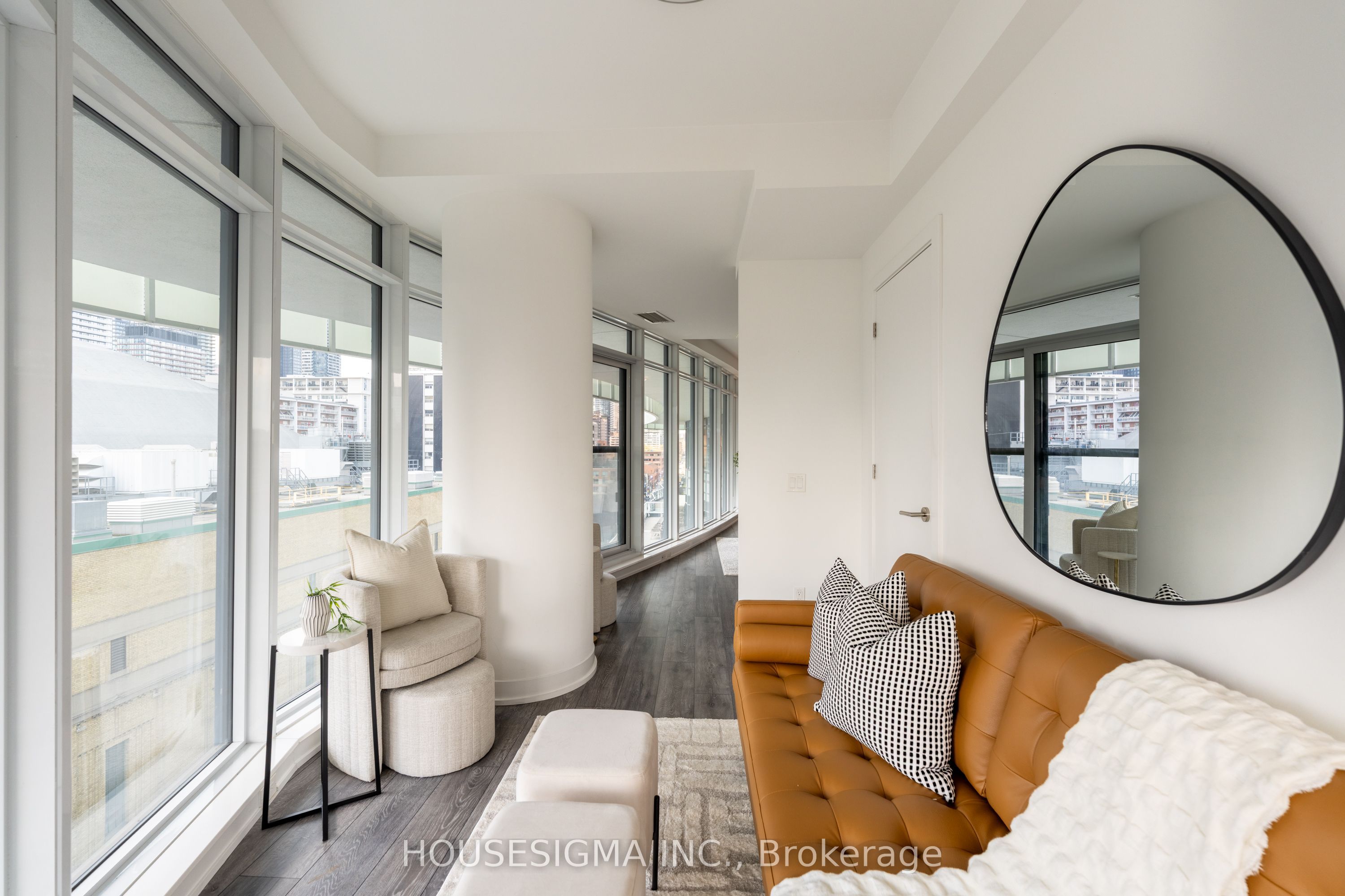 #902 - 403 Church Street Property Photo 15