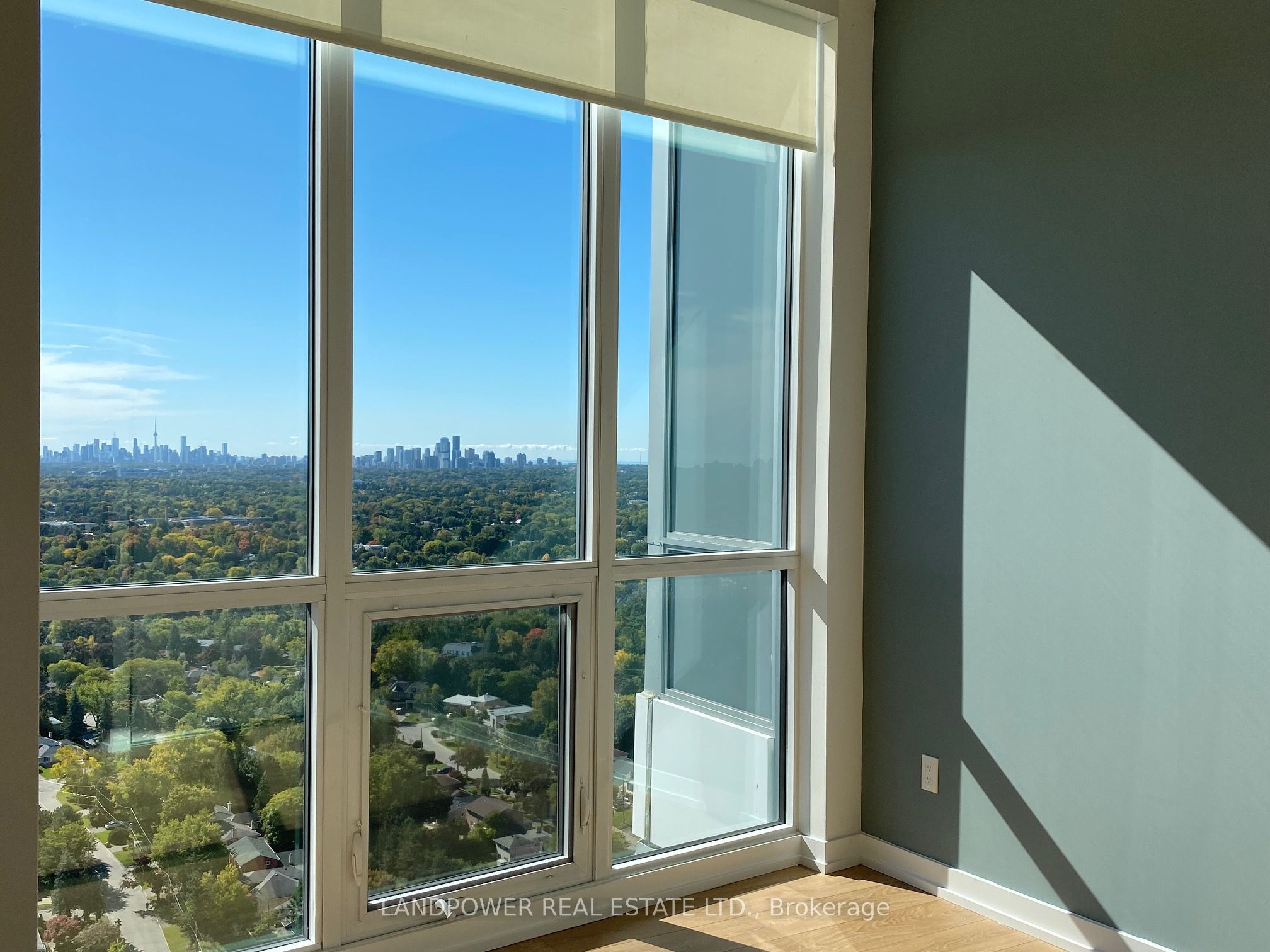 115 Mcmahon Drive Ph 10 Property Photo 10
