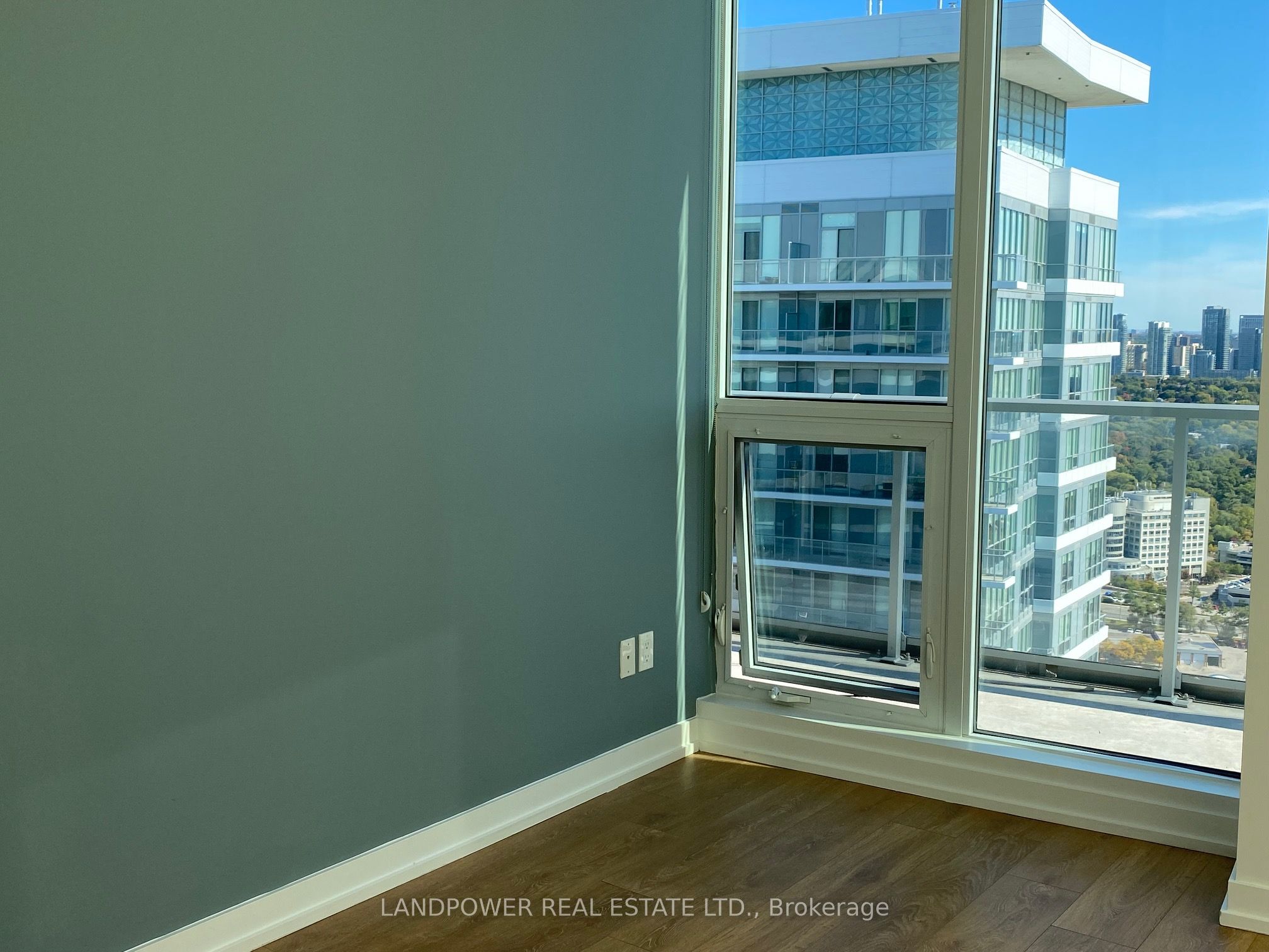 115 Mcmahon Drive Ph 10 Property Photo 14