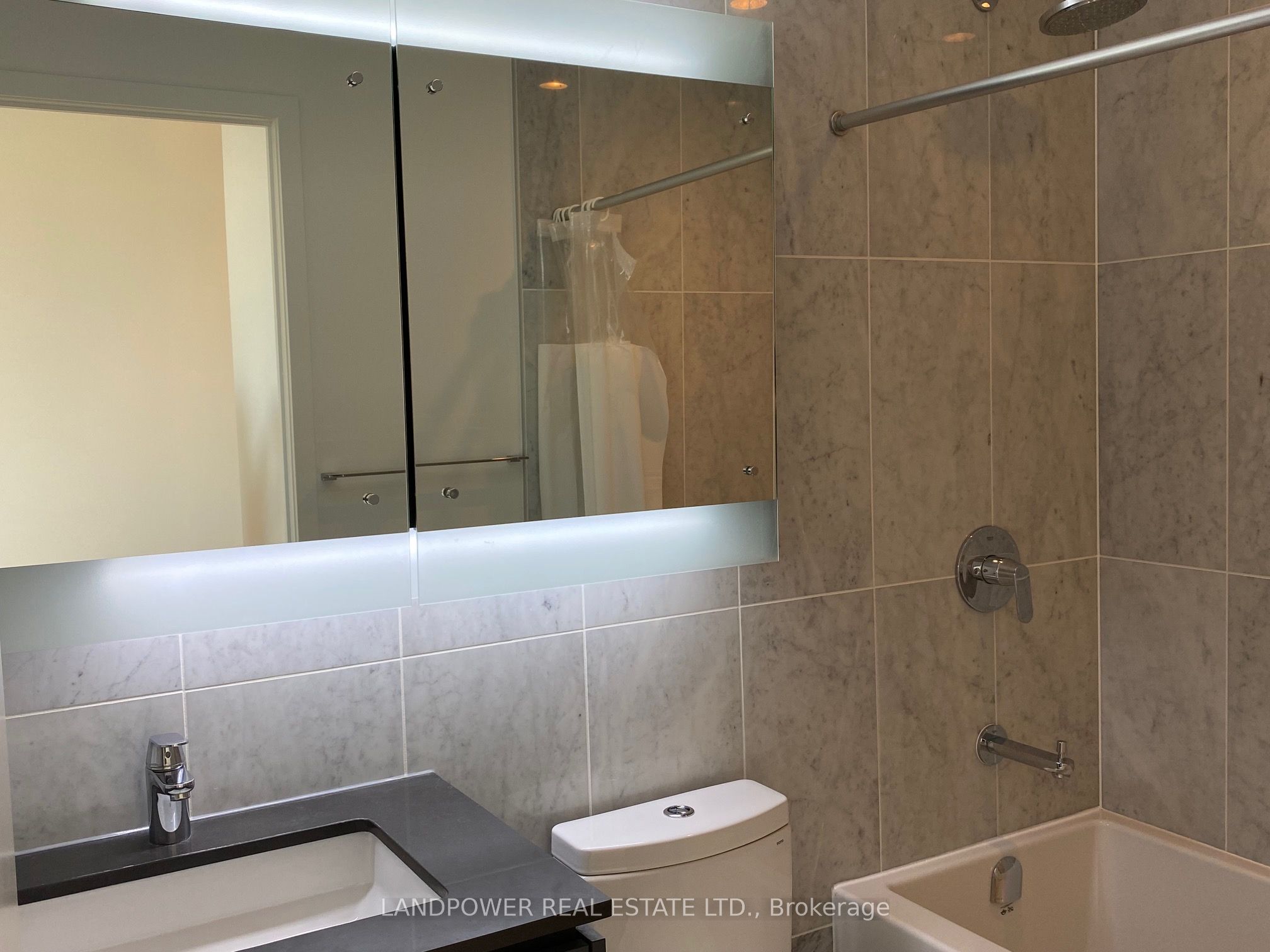 115 Mcmahon Drive Ph 10 Property Photo 15