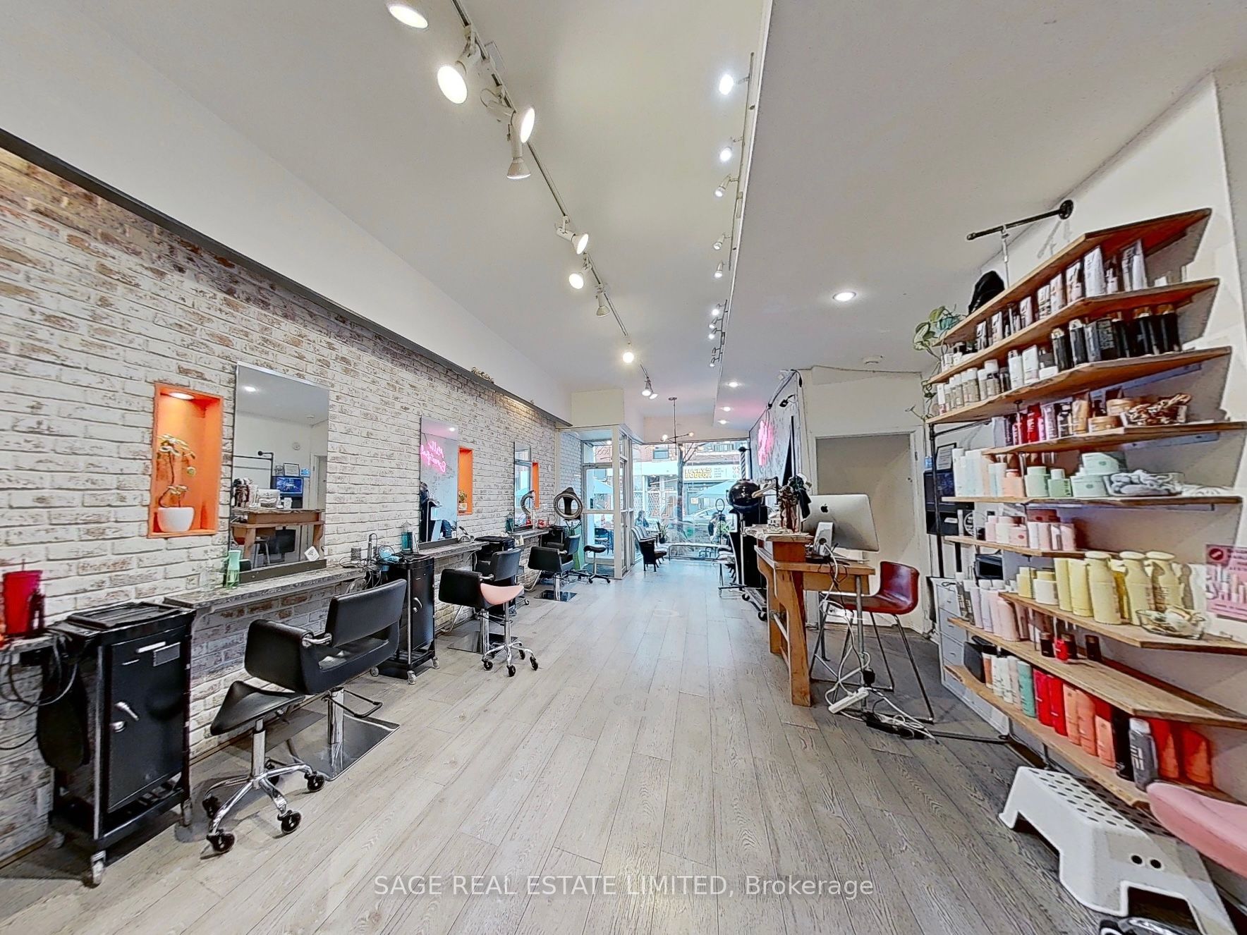 200 Ossington Avenue Property Photo 4