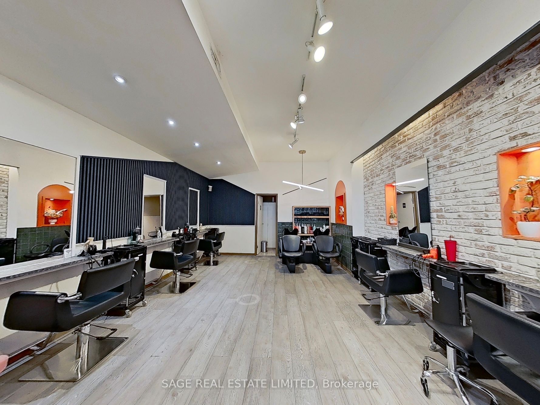 200 Ossington Avenue Property Photo 5