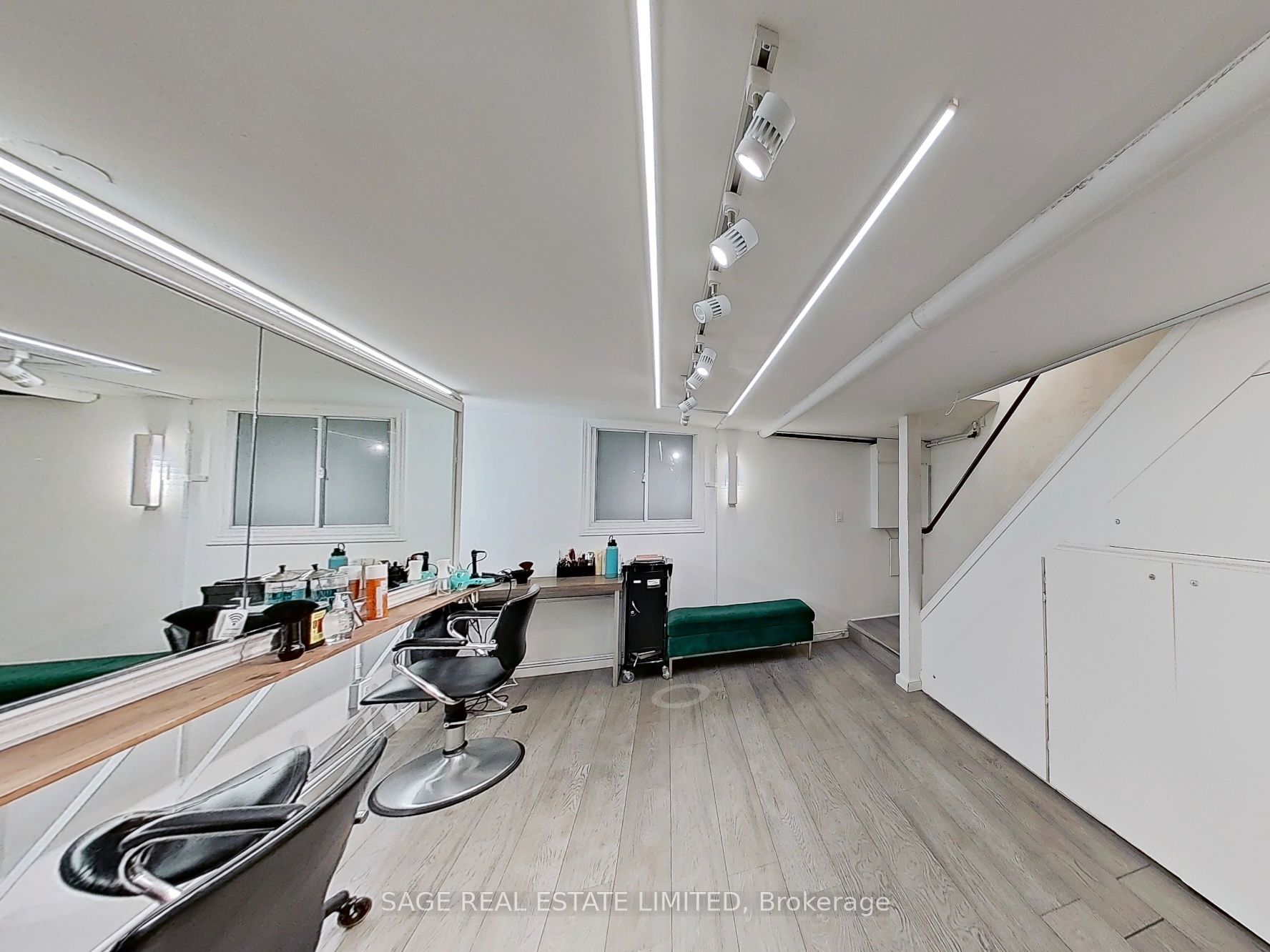 200 Ossington Avenue Property Photo 6