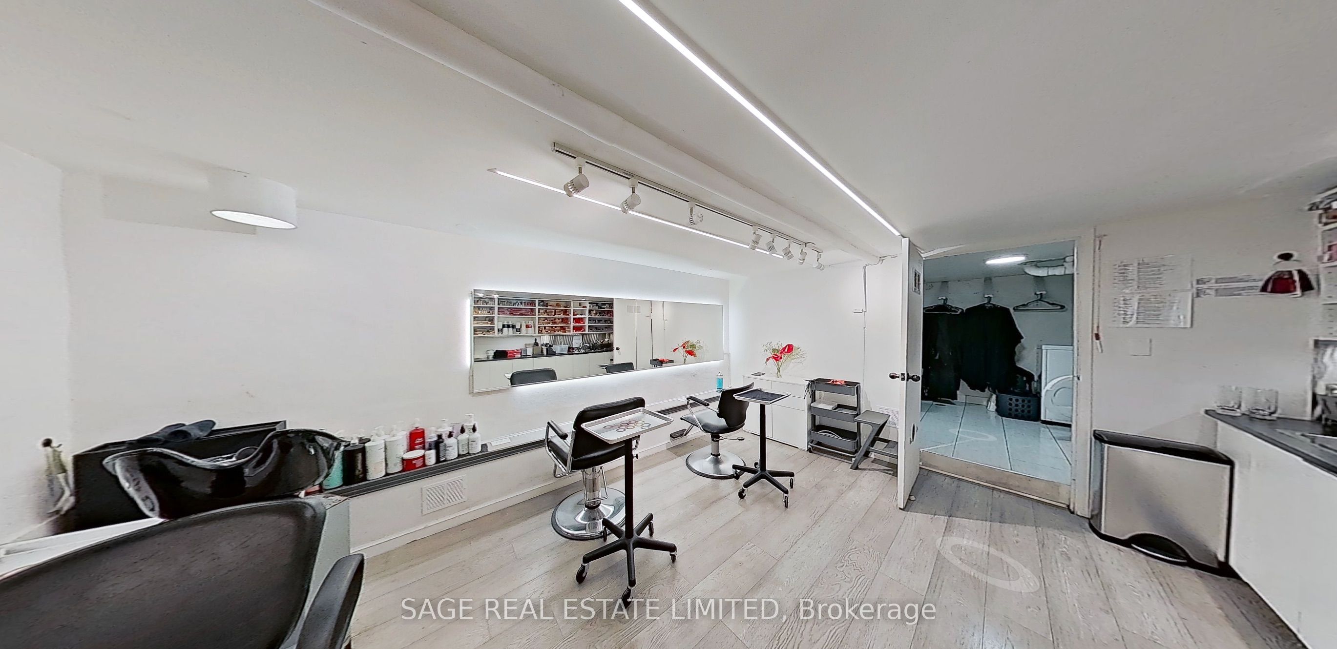 200 Ossington Avenue Property Photo 7