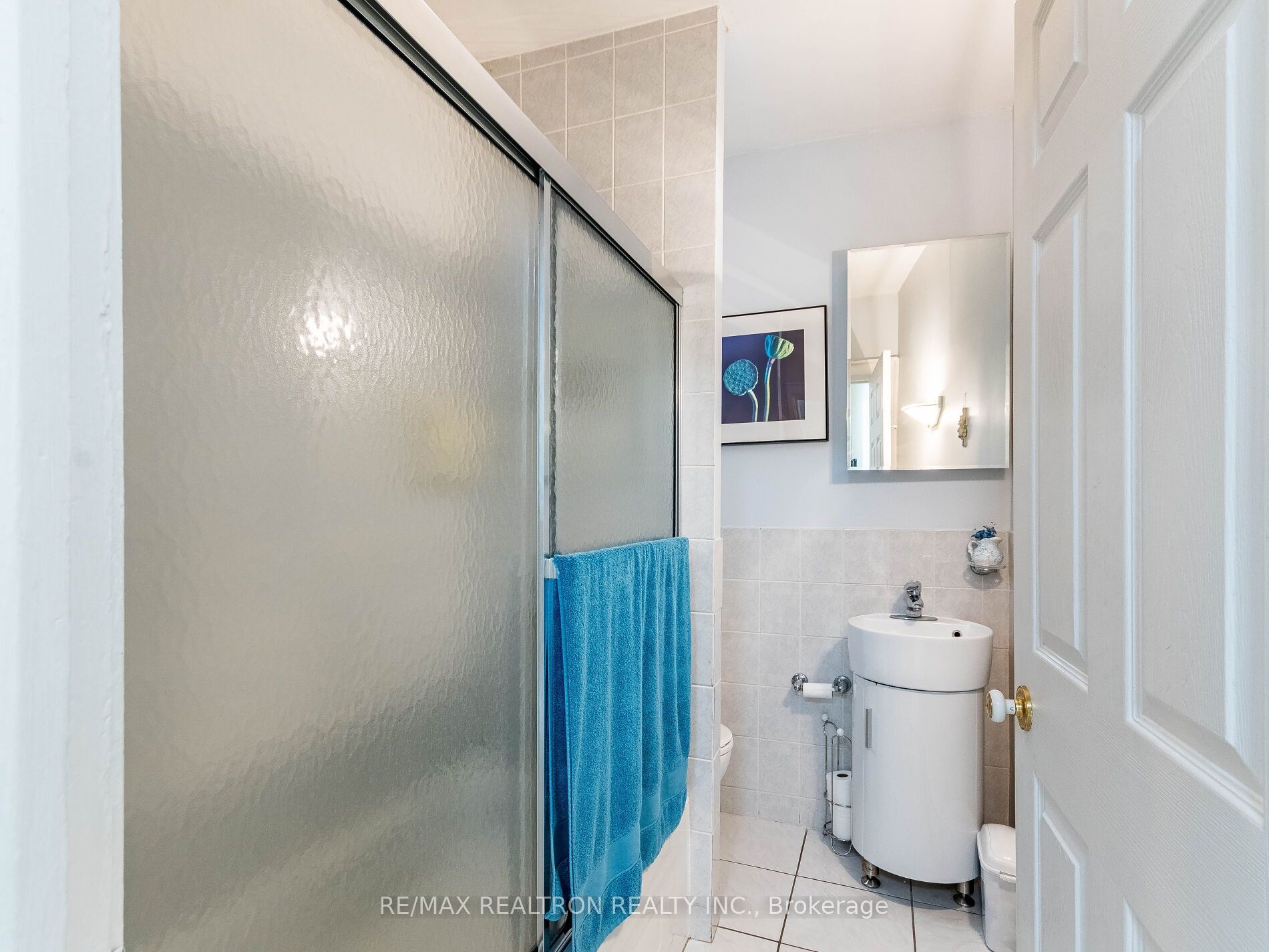 1038 St Clair Avenue W Property Photo 8