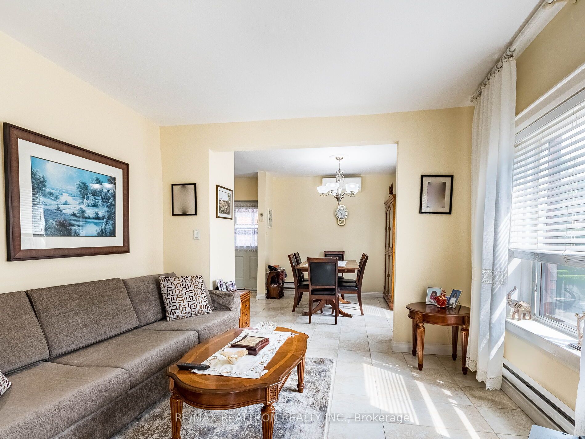 1038 St Clair Avenue W Property Photo 11