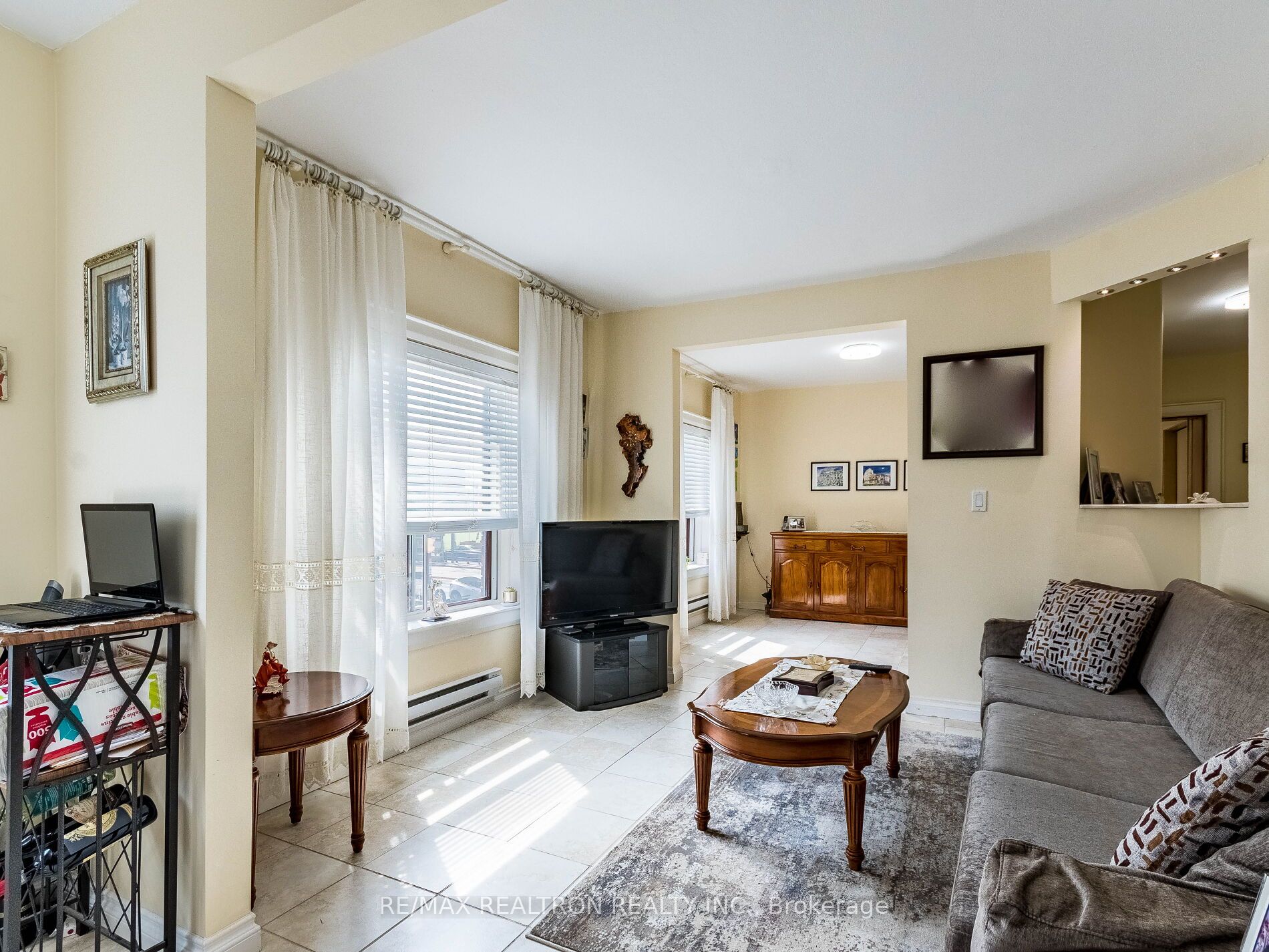 1038 St Clair Avenue W Property Photo 13