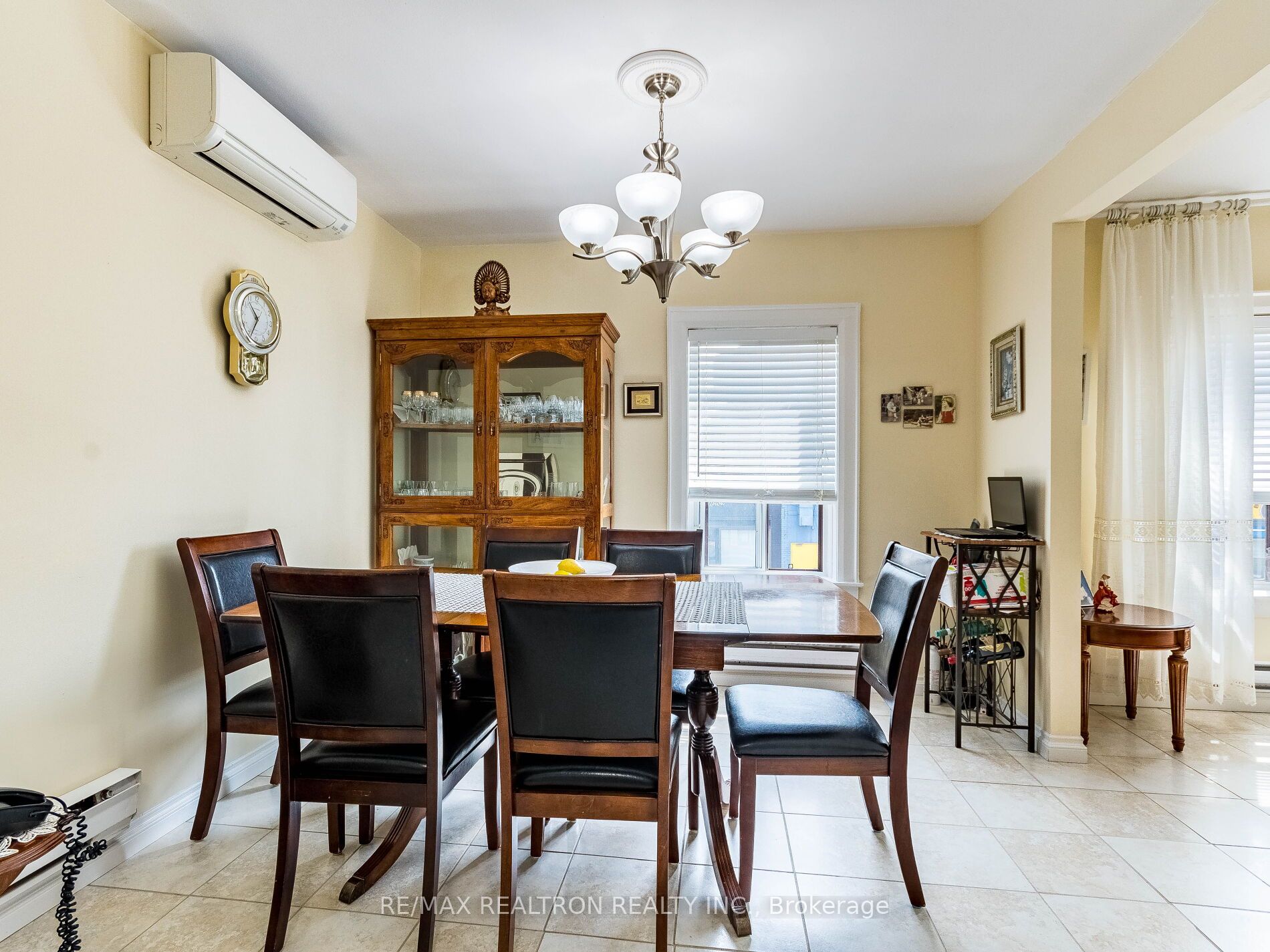 1038 St Clair Avenue W Property Photo 14