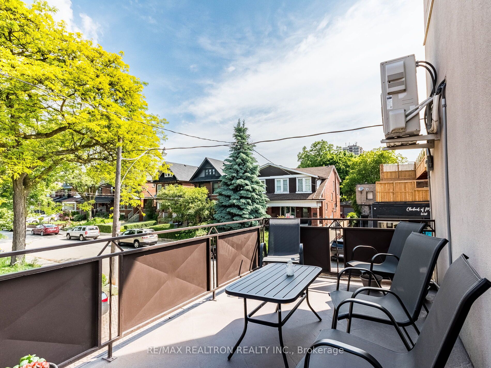 1038 St Clair Avenue W Property Photo 20