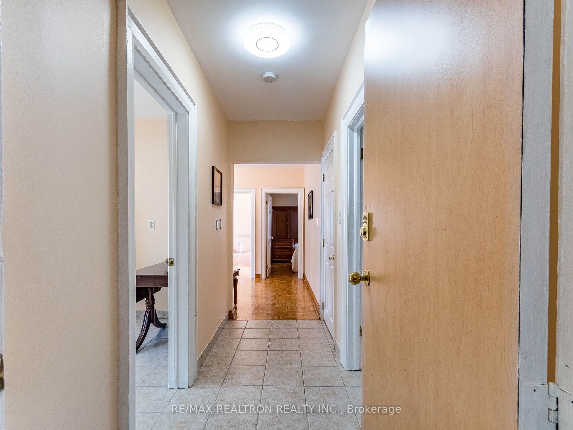 1038 St Clair Avenue W Property Photo 22