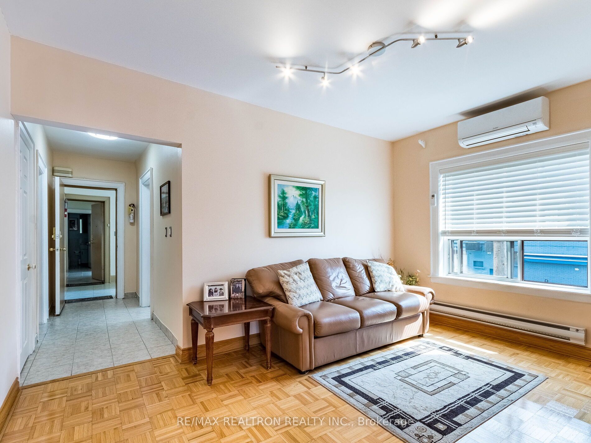 1038 St Clair Avenue W Property Photo 23