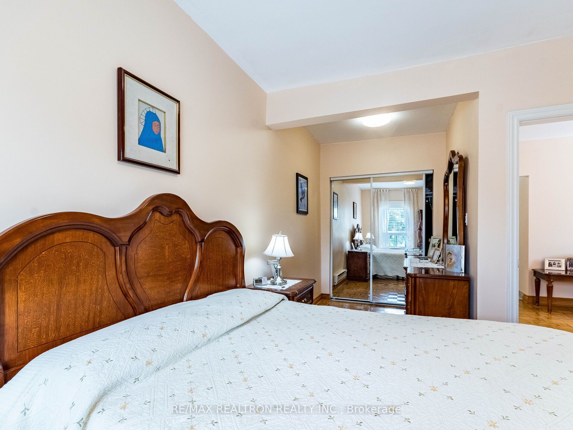 1038 St Clair Avenue W Property Photo 26